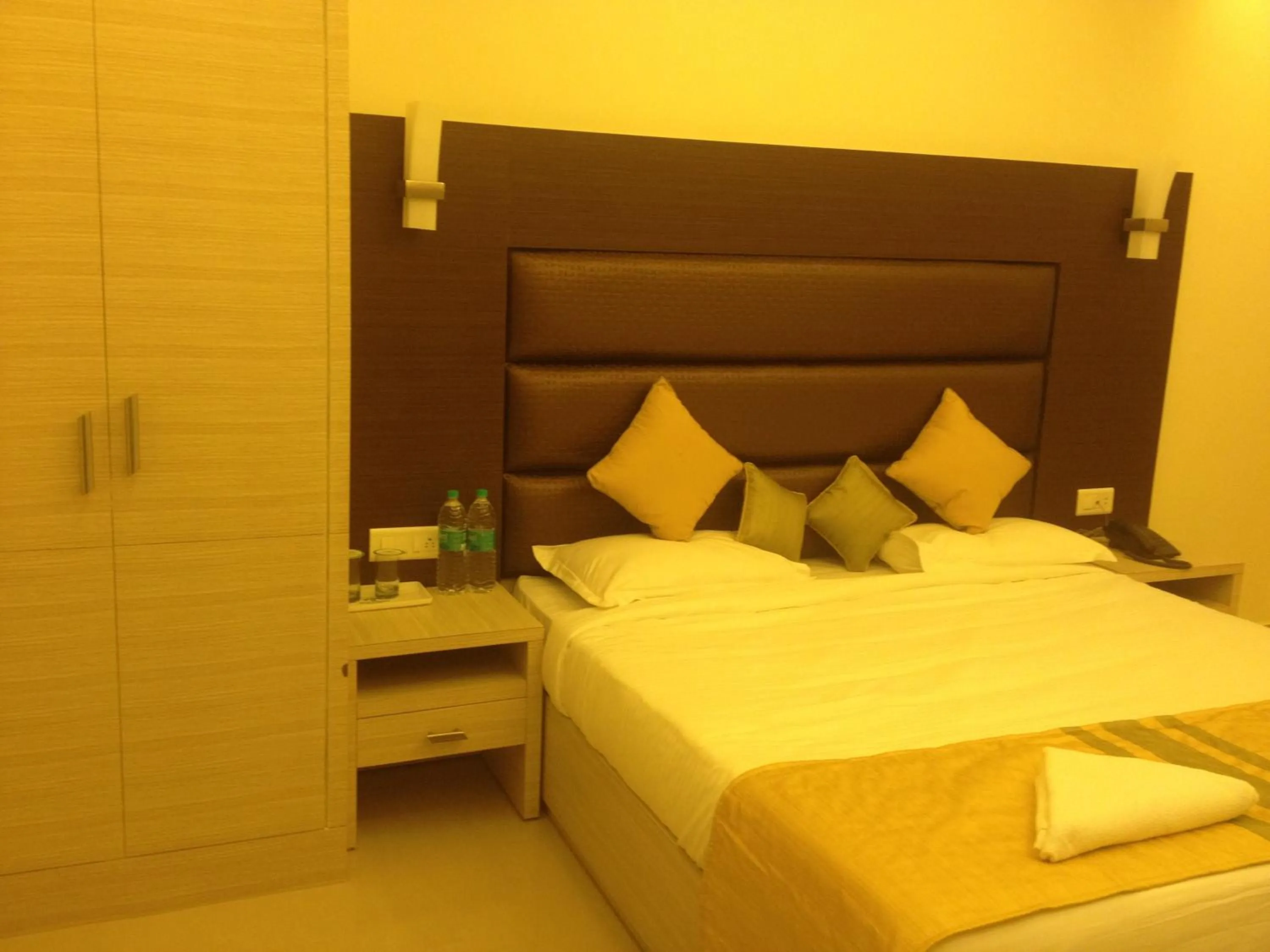 Bed in Hotel Shompen