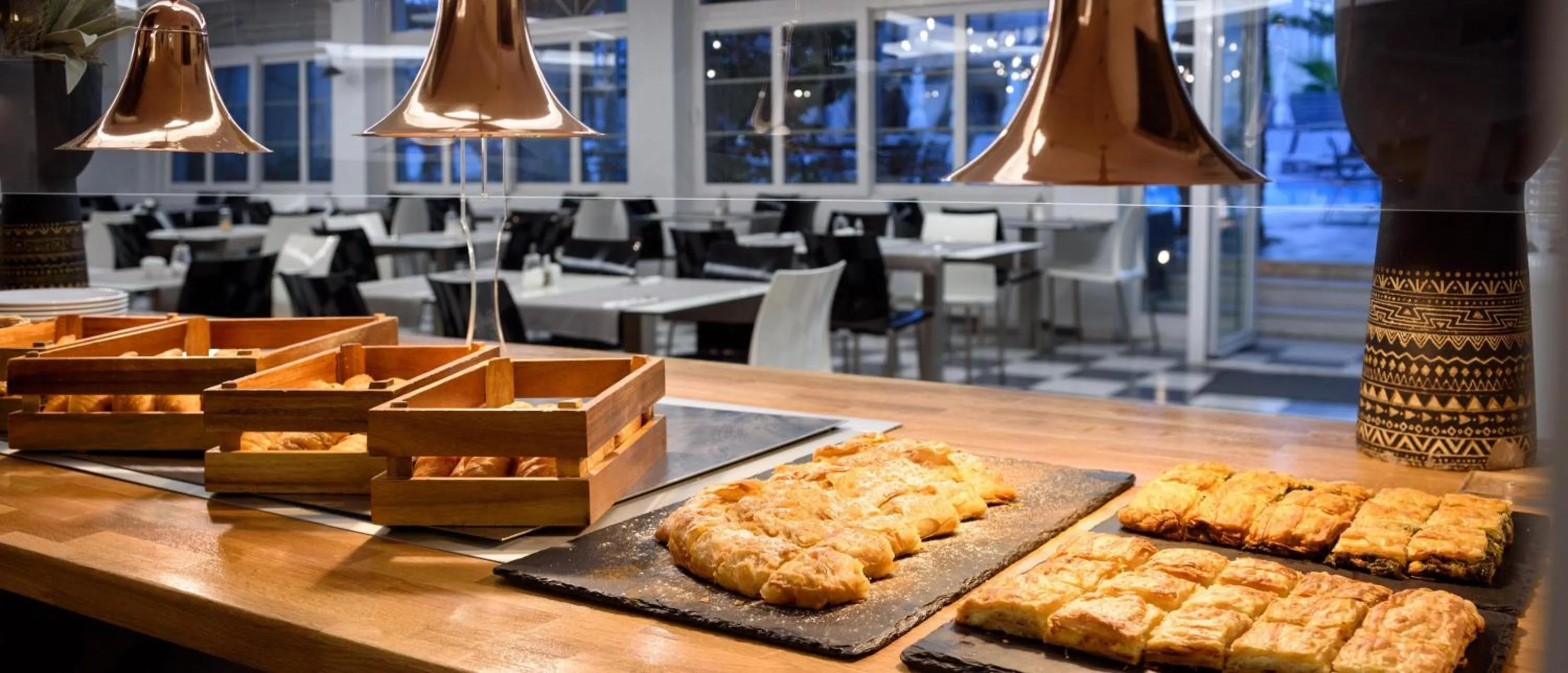 Restaurant/places to eat in Afroditi Venus Beach Resort