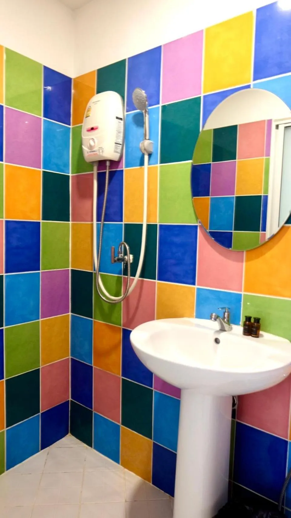 Bathroom in Yellow Lamoon Hotel