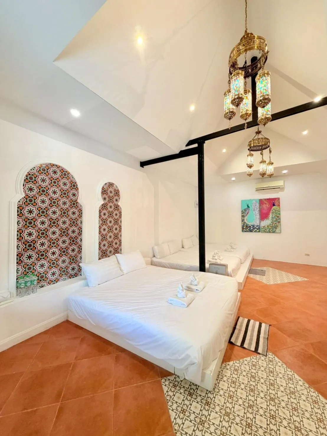 Bedroom, Bed in Yellow Lamoon Hotel