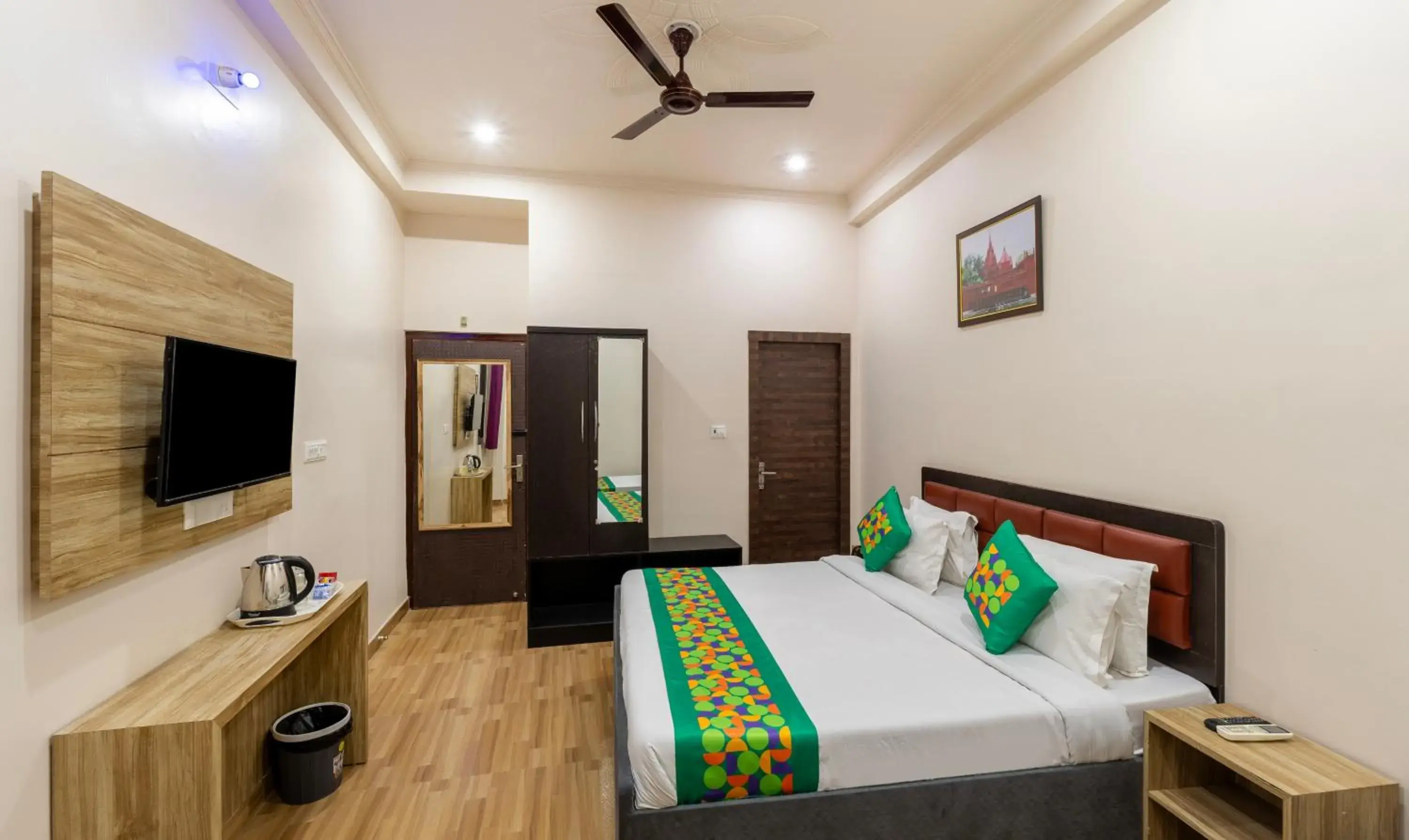 Treebo Om Shree Banaras Treebo Om Shree Banaras