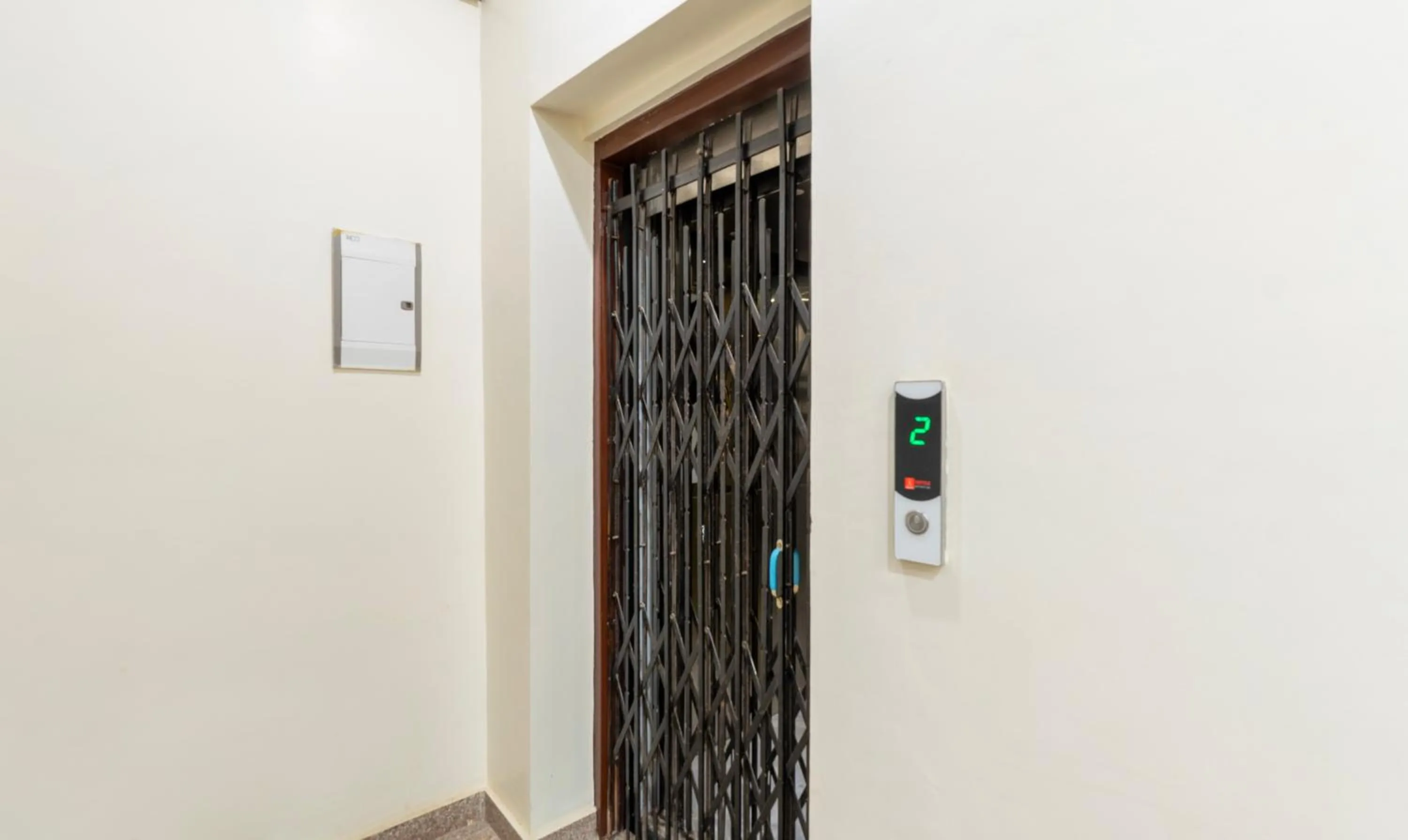 elevator in Treebo Om Shree Banaras