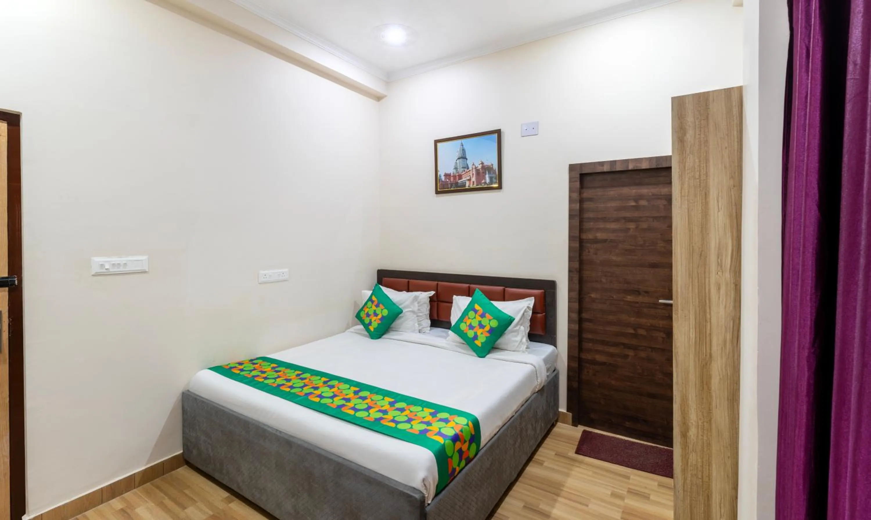 Bedroom, Bed in Treebo Om Shree Banaras
