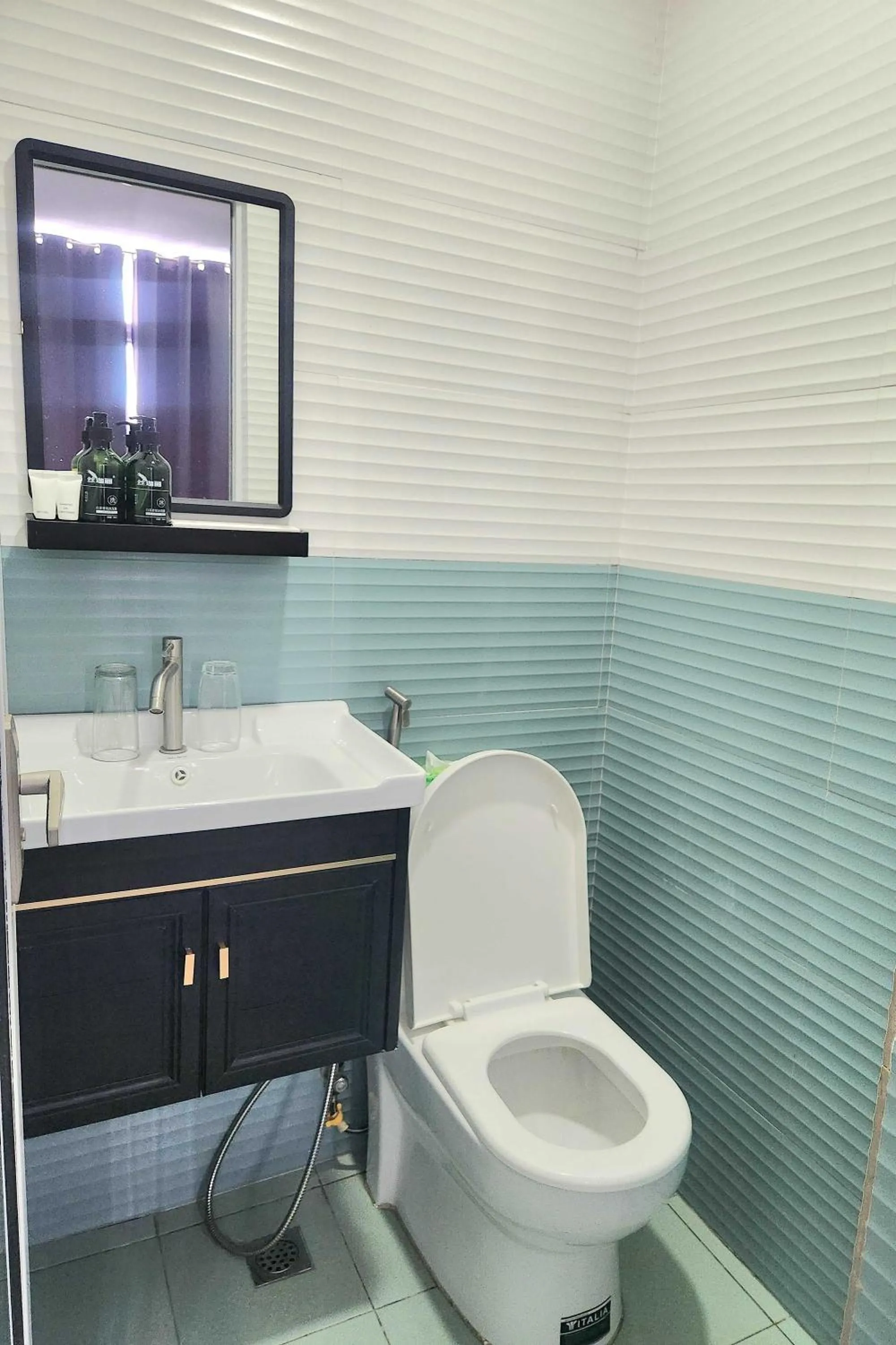 Bathroom in Qingqing Hotel Pasay Manila near MOA