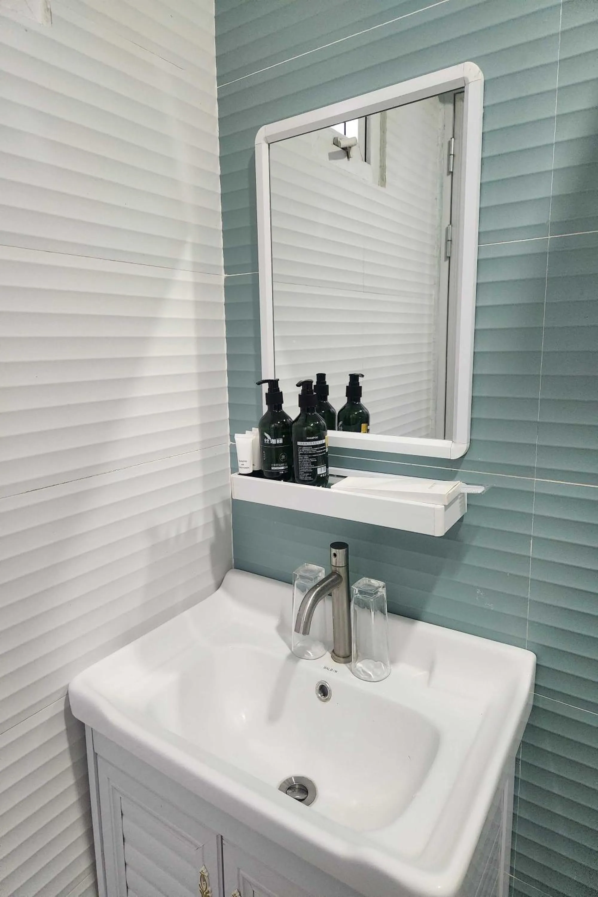 Bathroom in Qingqing Hotel Pasay Manila near MOA