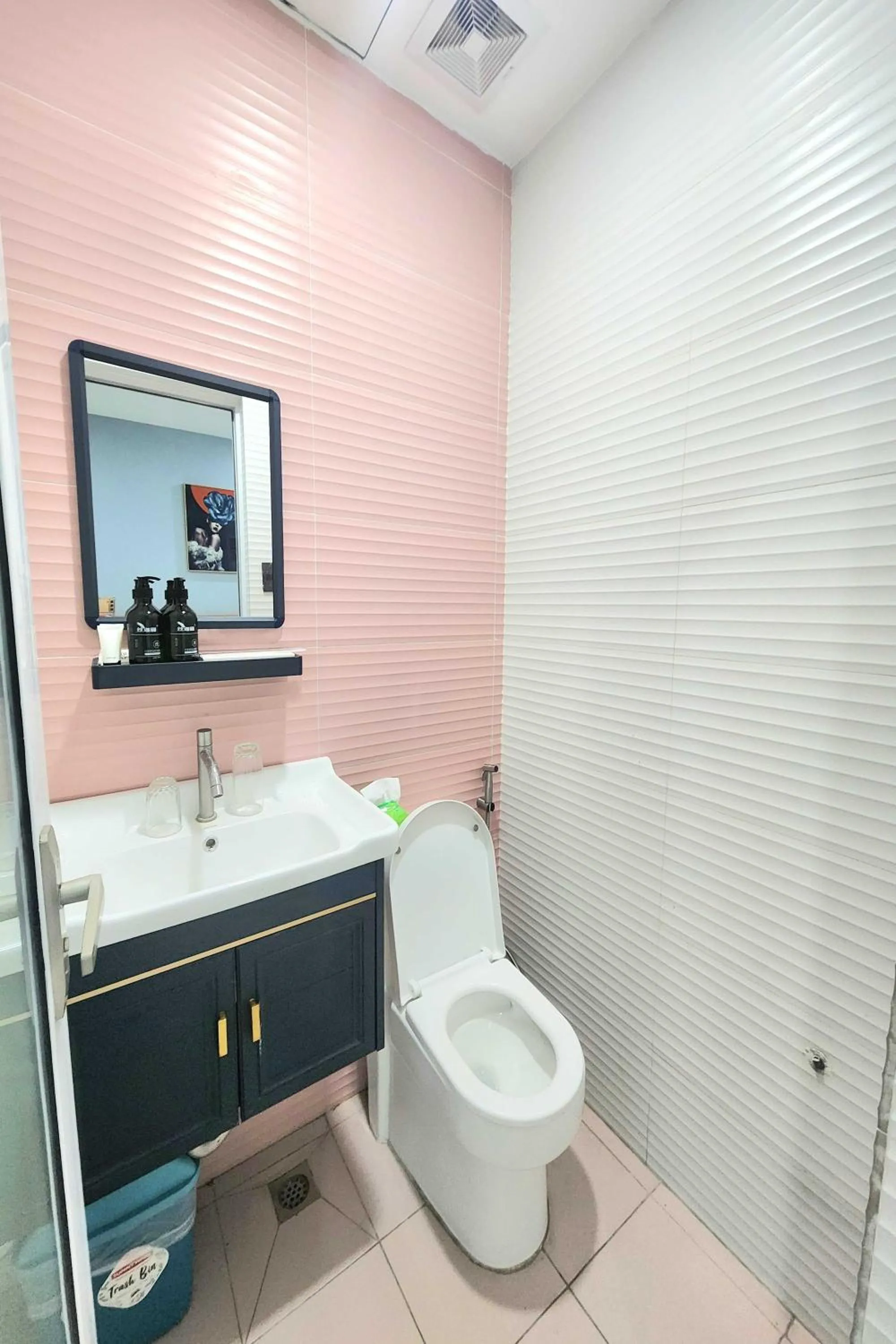 Bathroom in Qingqing Hotel Pasay Manila near MOA