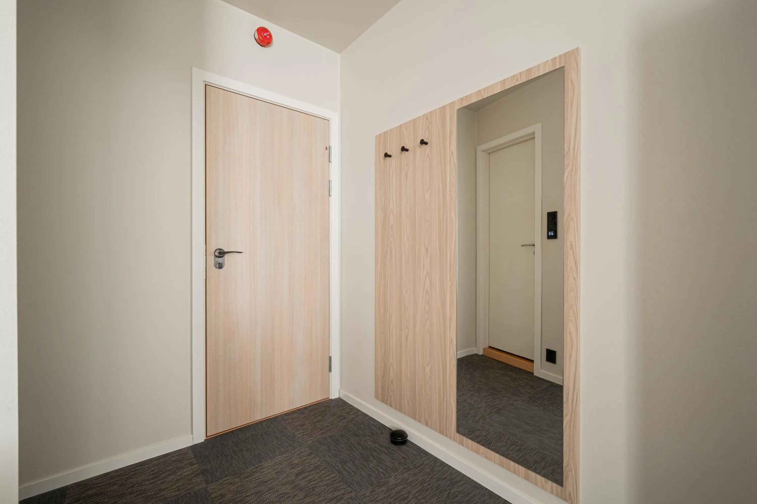 wardrobe in BREEZE Hotel Victoria - Self-Service