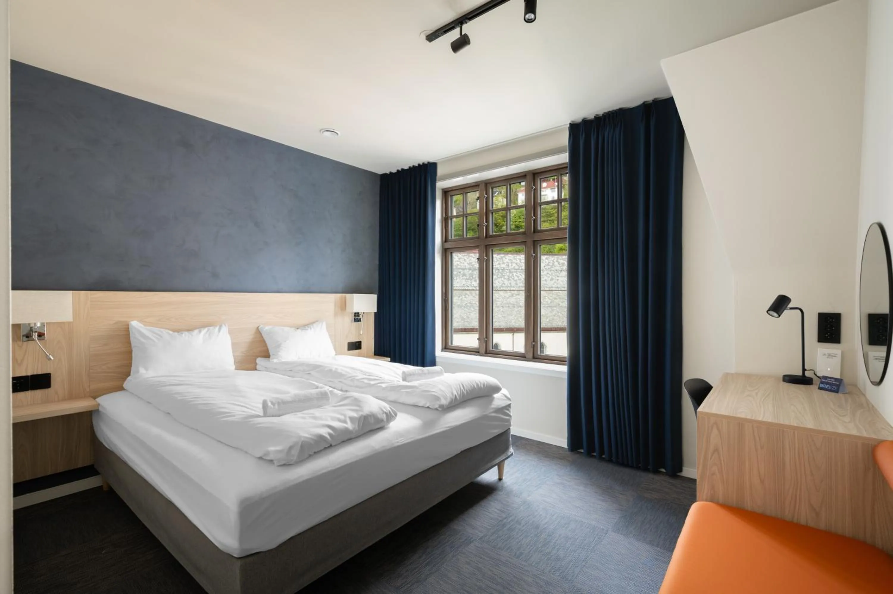 Photo of the whole room, Bed in BREEZE Hotel Victoria - Self-Service