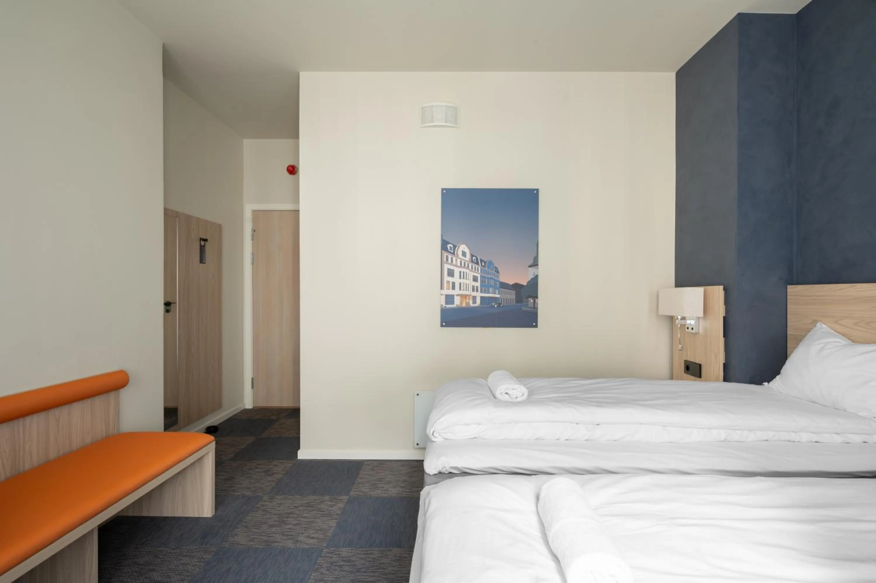 Photo of the whole room, Bed in BREEZE Hotel Victoria - Self-Service