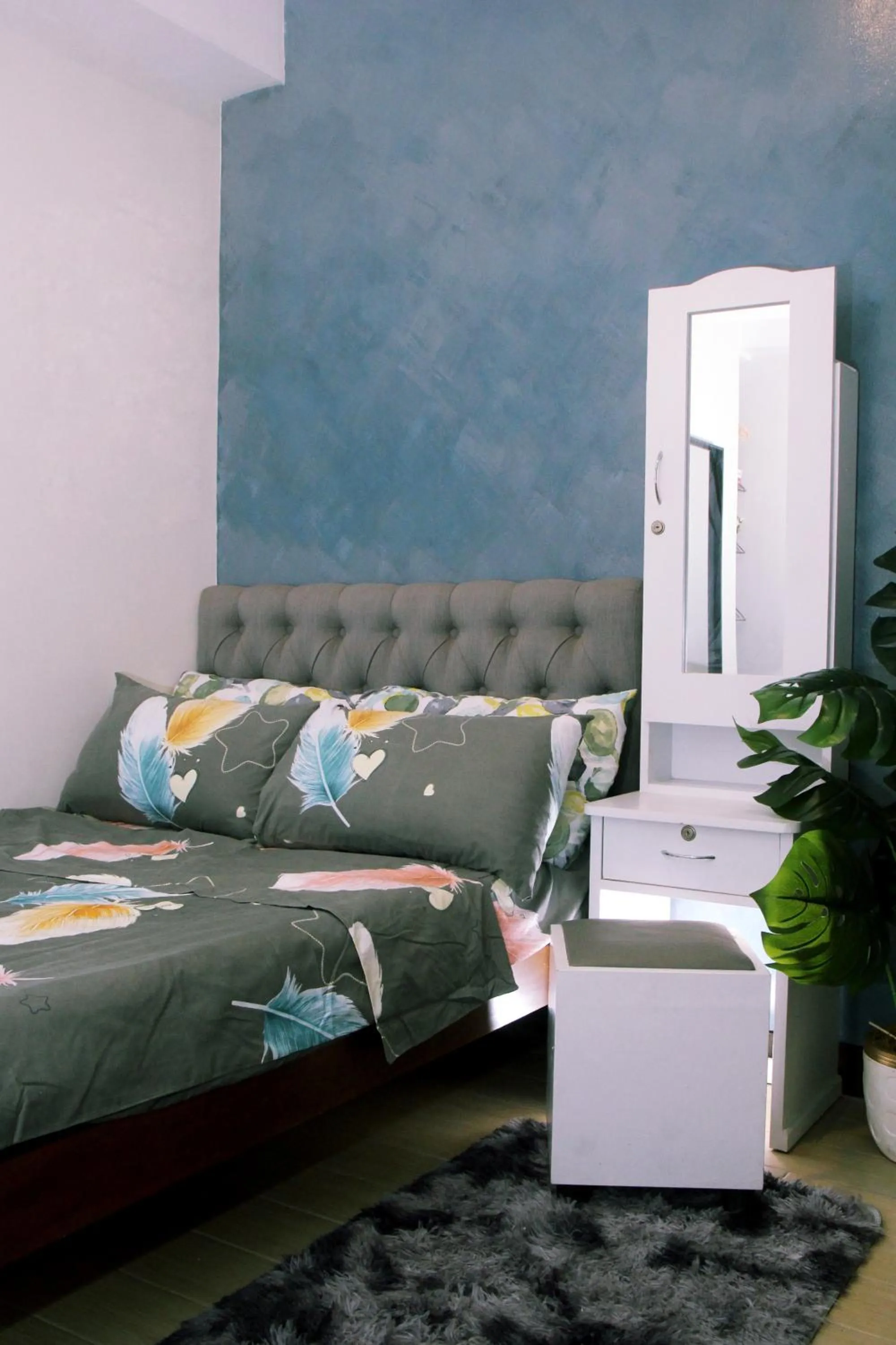 Bed in Cozy Pad in Cubao