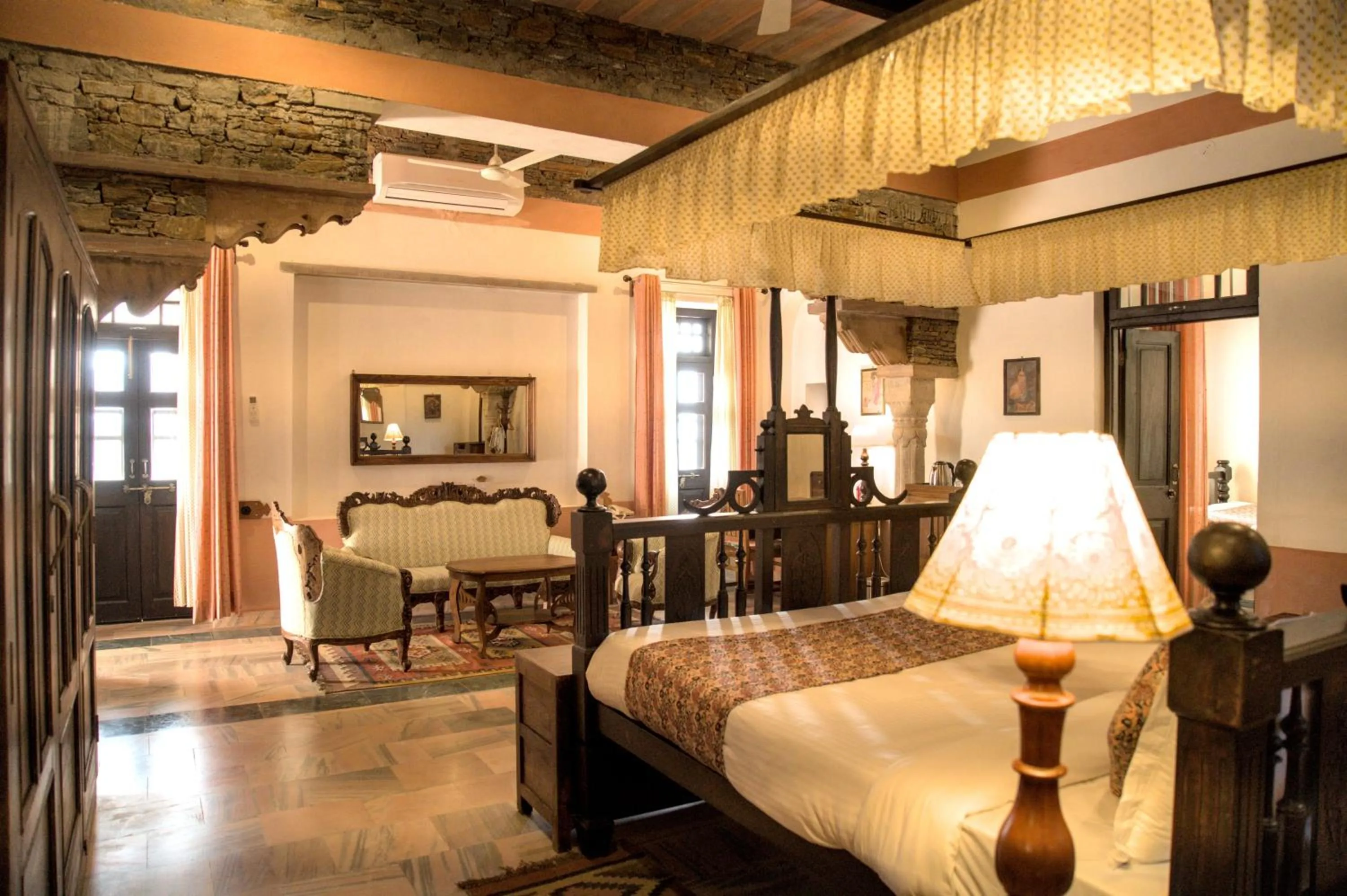 Bed in Shrisiddhpuram