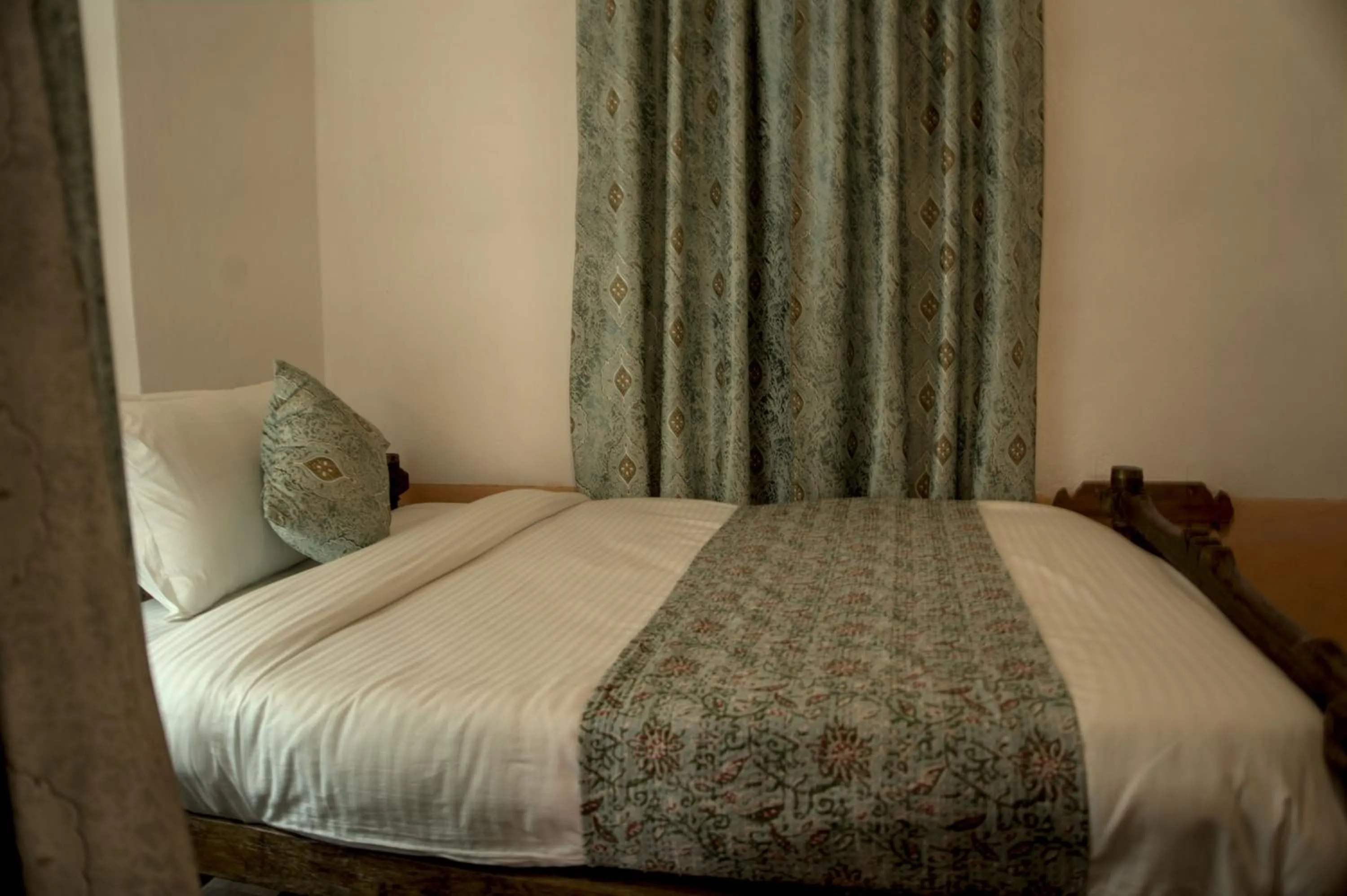 Bed in Shrisiddhpuram