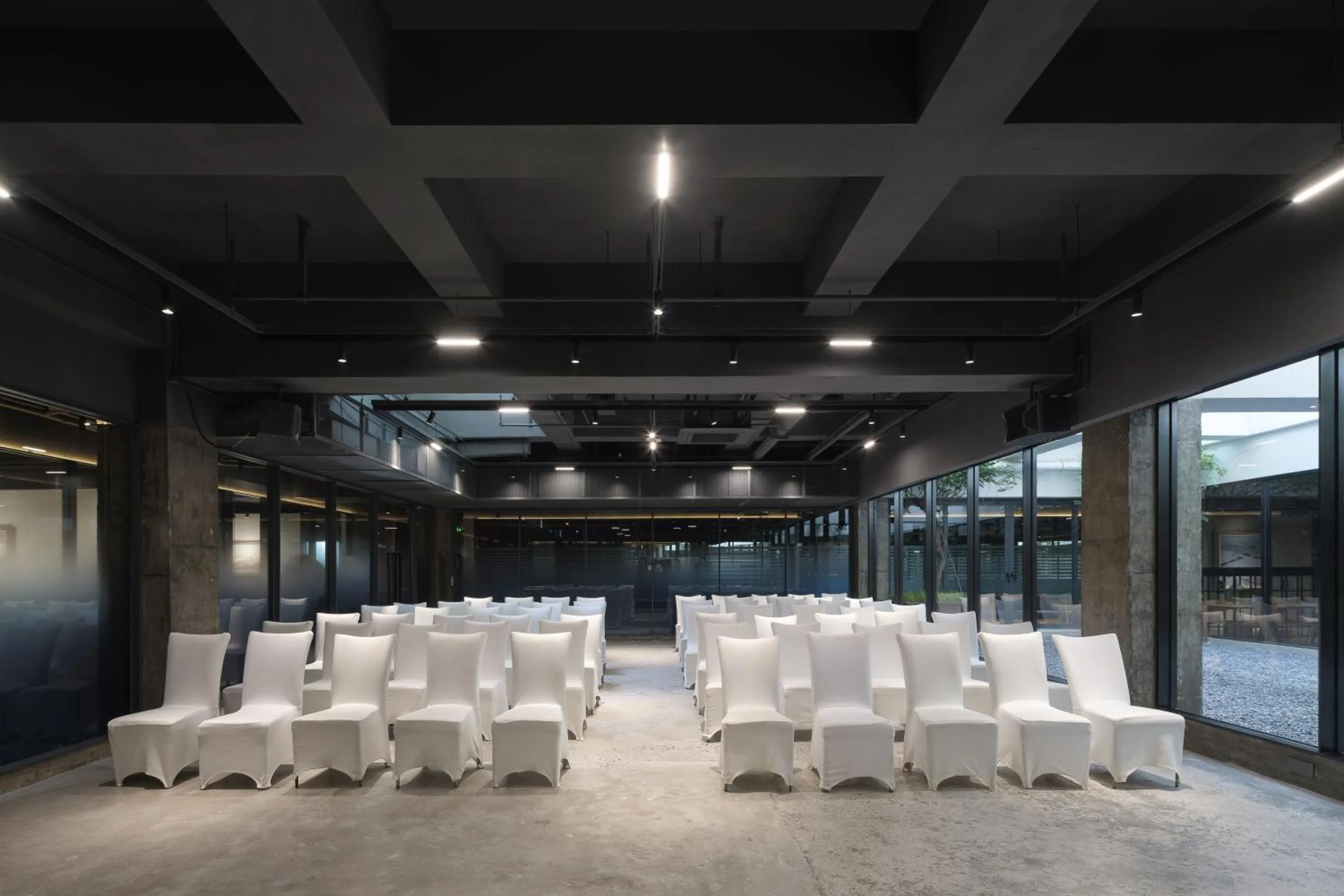 Meeting/conference room in Shanghai T Plus Hotel Residence