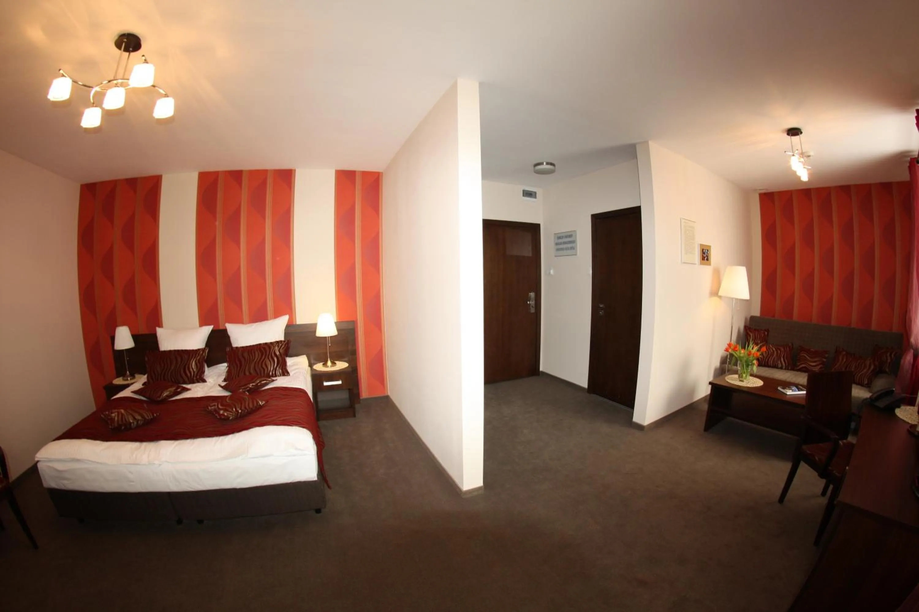 Photo of the whole room, Bed in Hotel Kosmonauty Wrocław-Airport