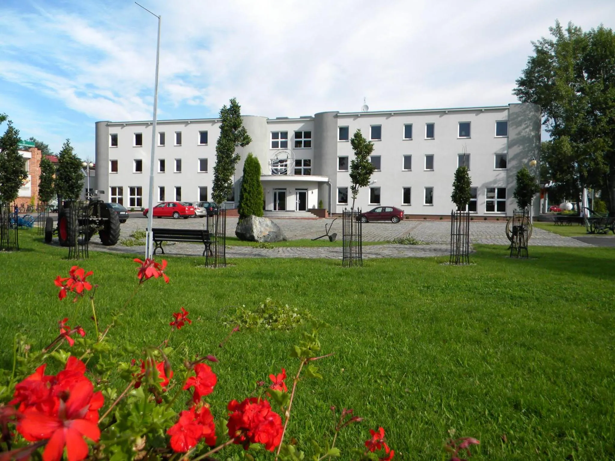 Facade/entrance in Hotel Kosmonauty Wrocław-Airport