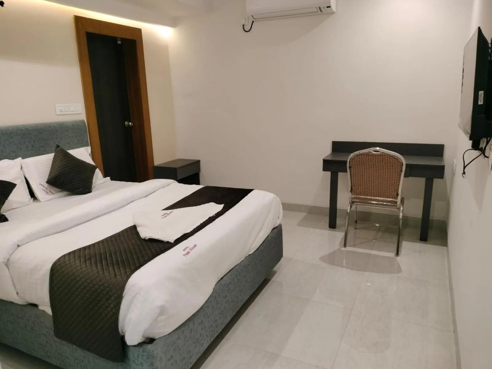 Bed in Hotel Paramount