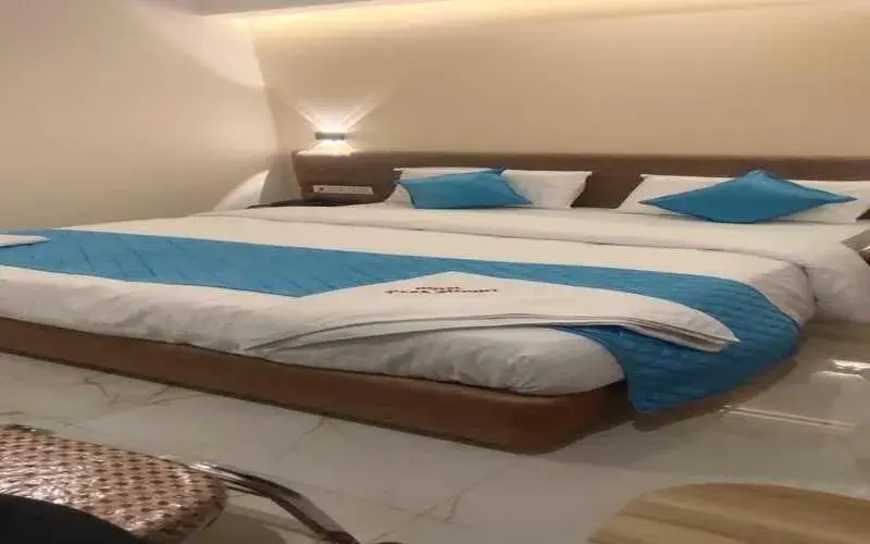 Standard Double Room - single occupancy in Hotel Paramount Standard Double Room - single occupancy in Hotel Paramount