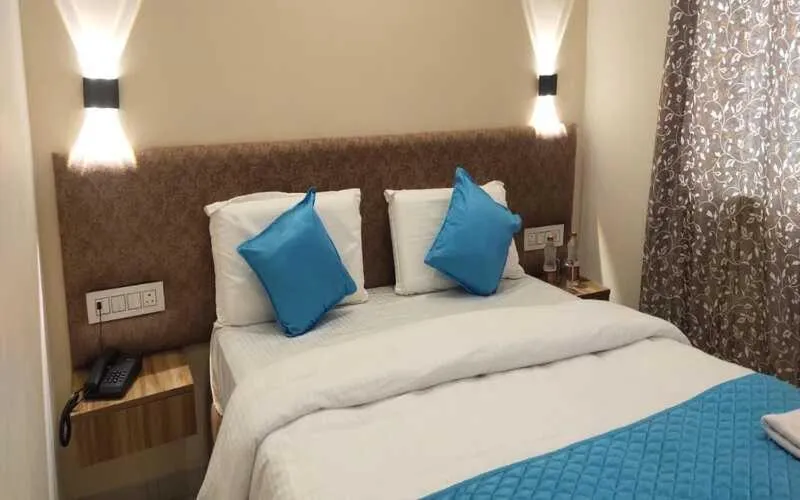 Bed in Hotel Paramount