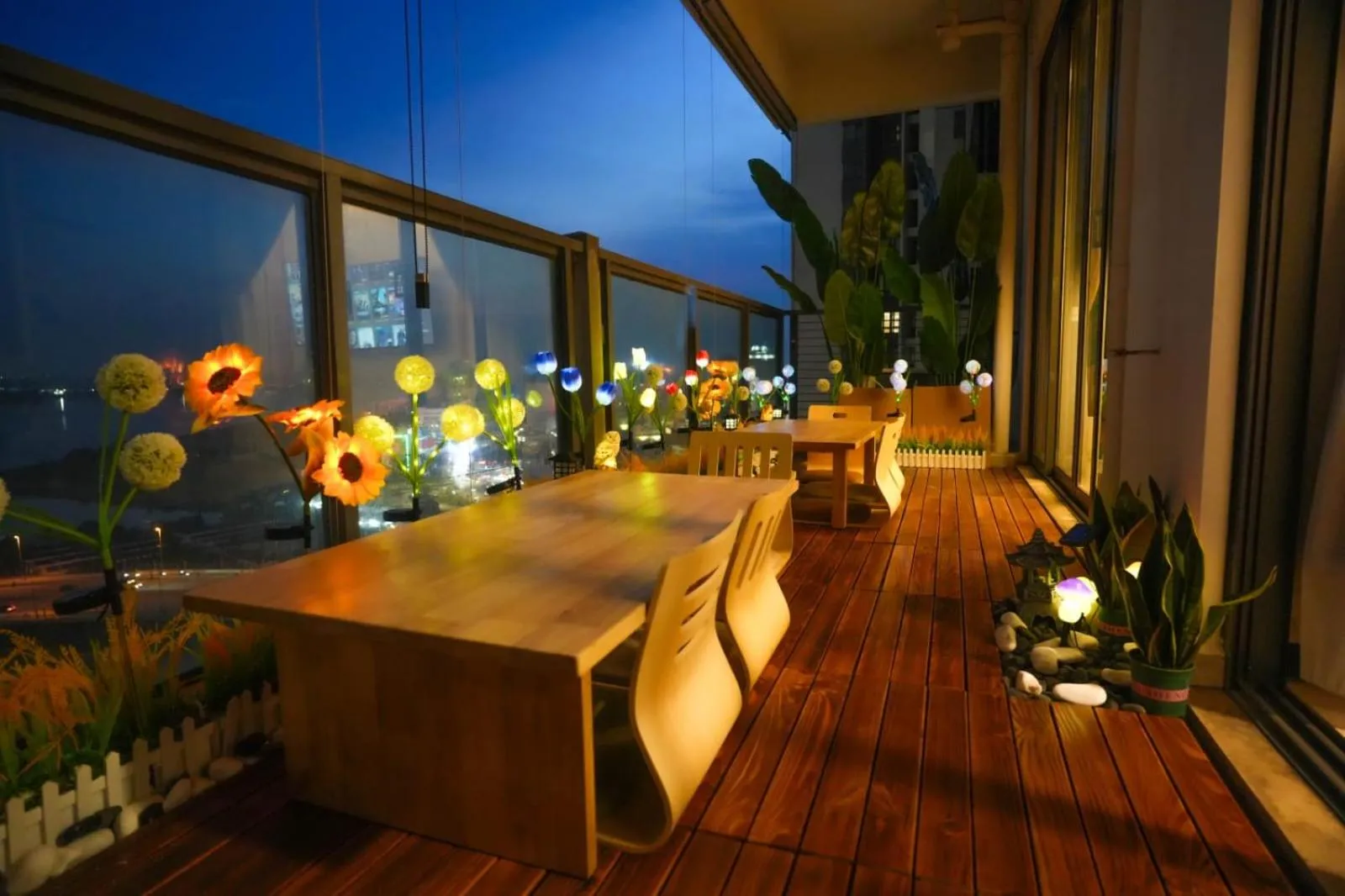 Night in R&F Princess Cove, U-Home