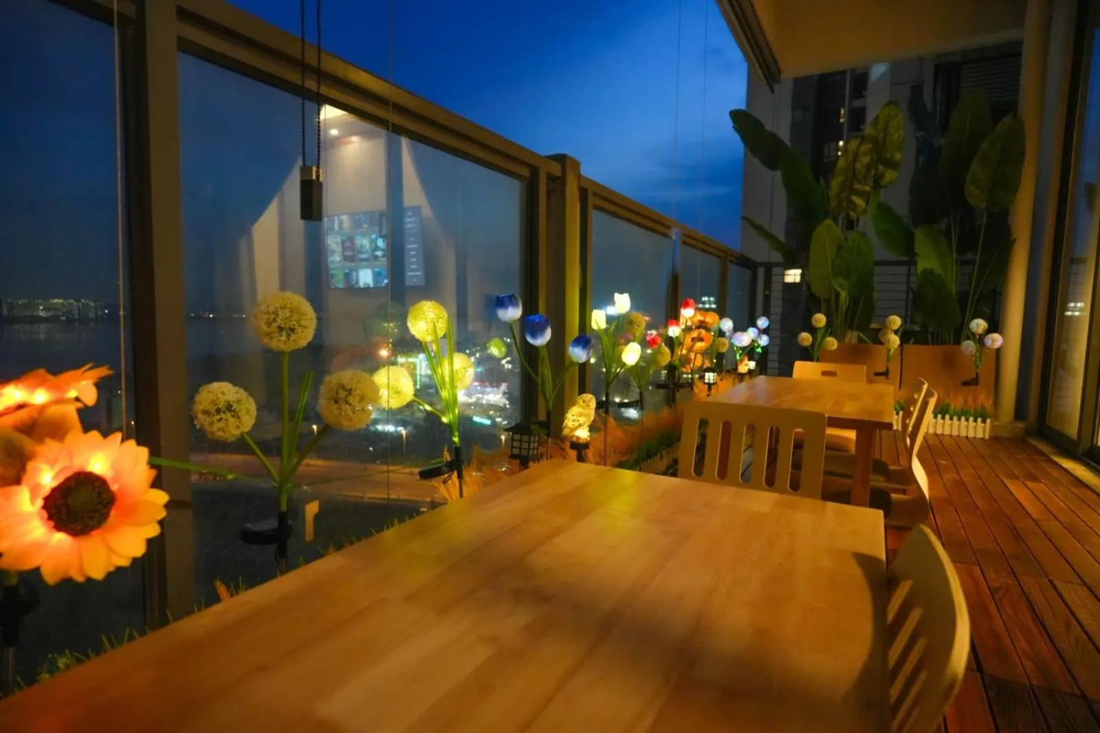 Night in R&F Princess Cove, U-Home