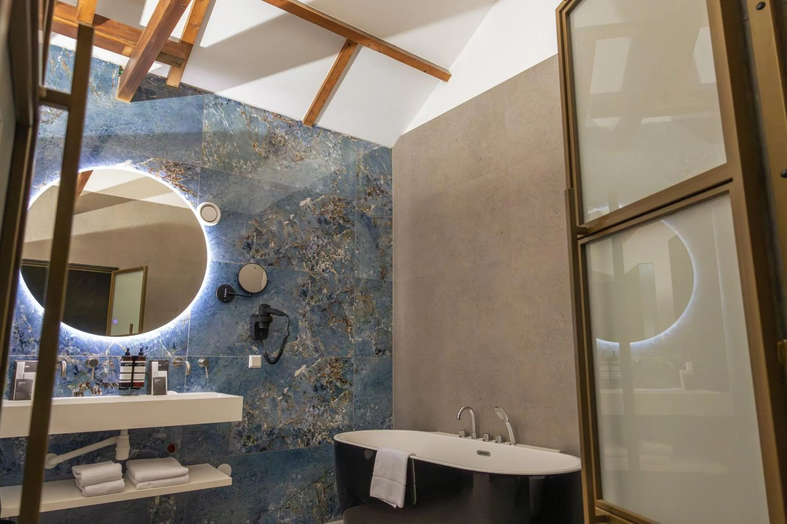 Shower in Hotel Twenty-Three Amsterdam Airport