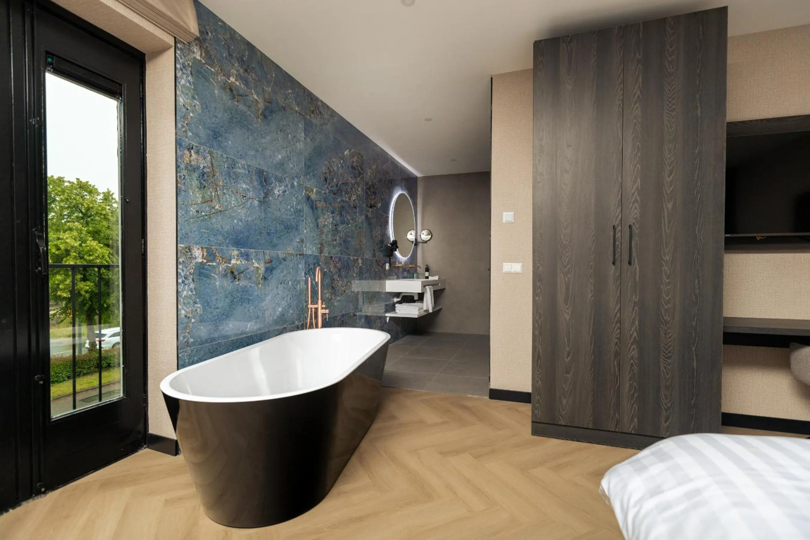 Bathroom, Bed in Hotel Twenty-Three Amsterdam Airport