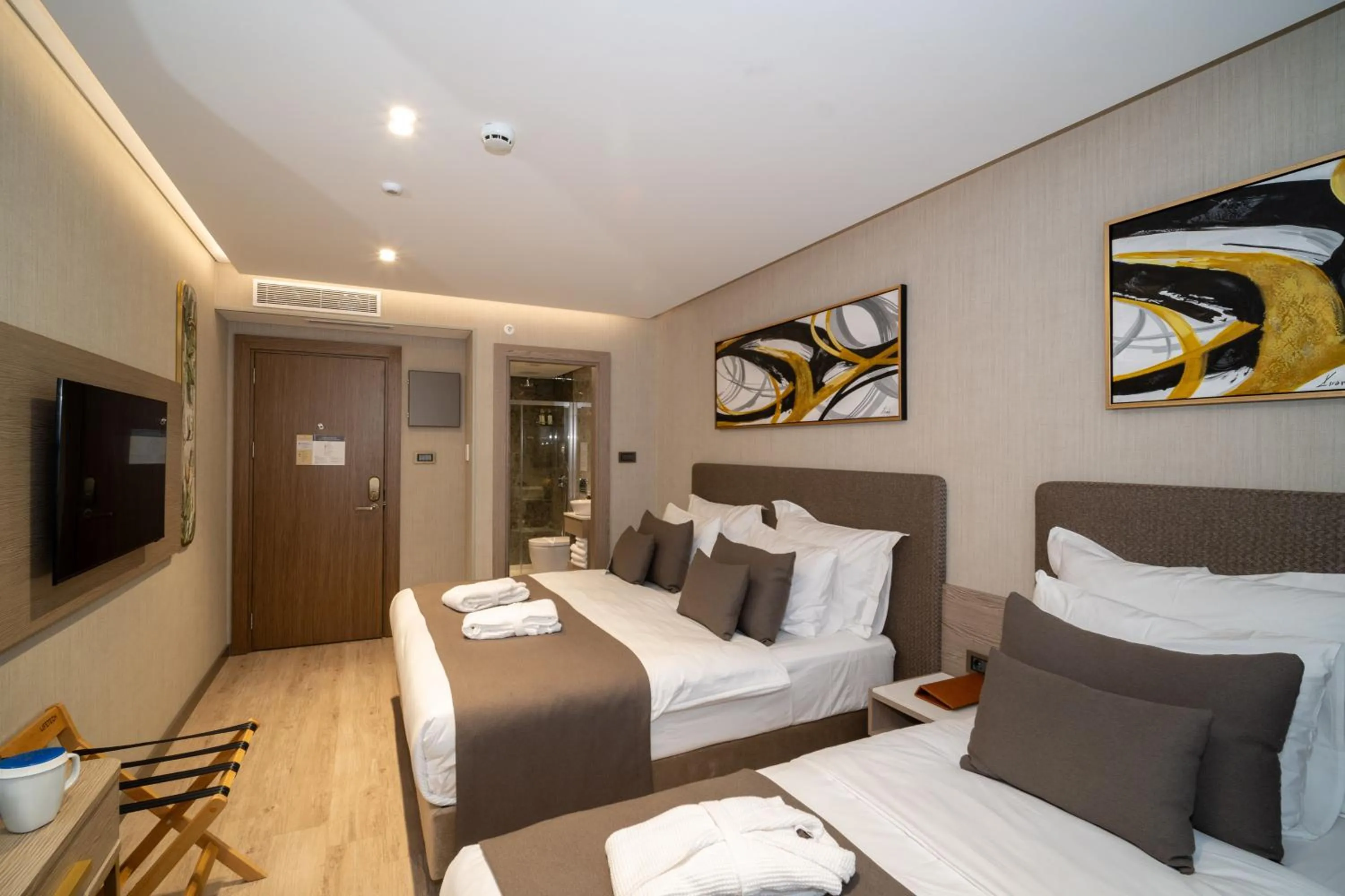 Bed in Rayelin Hotel Old Town