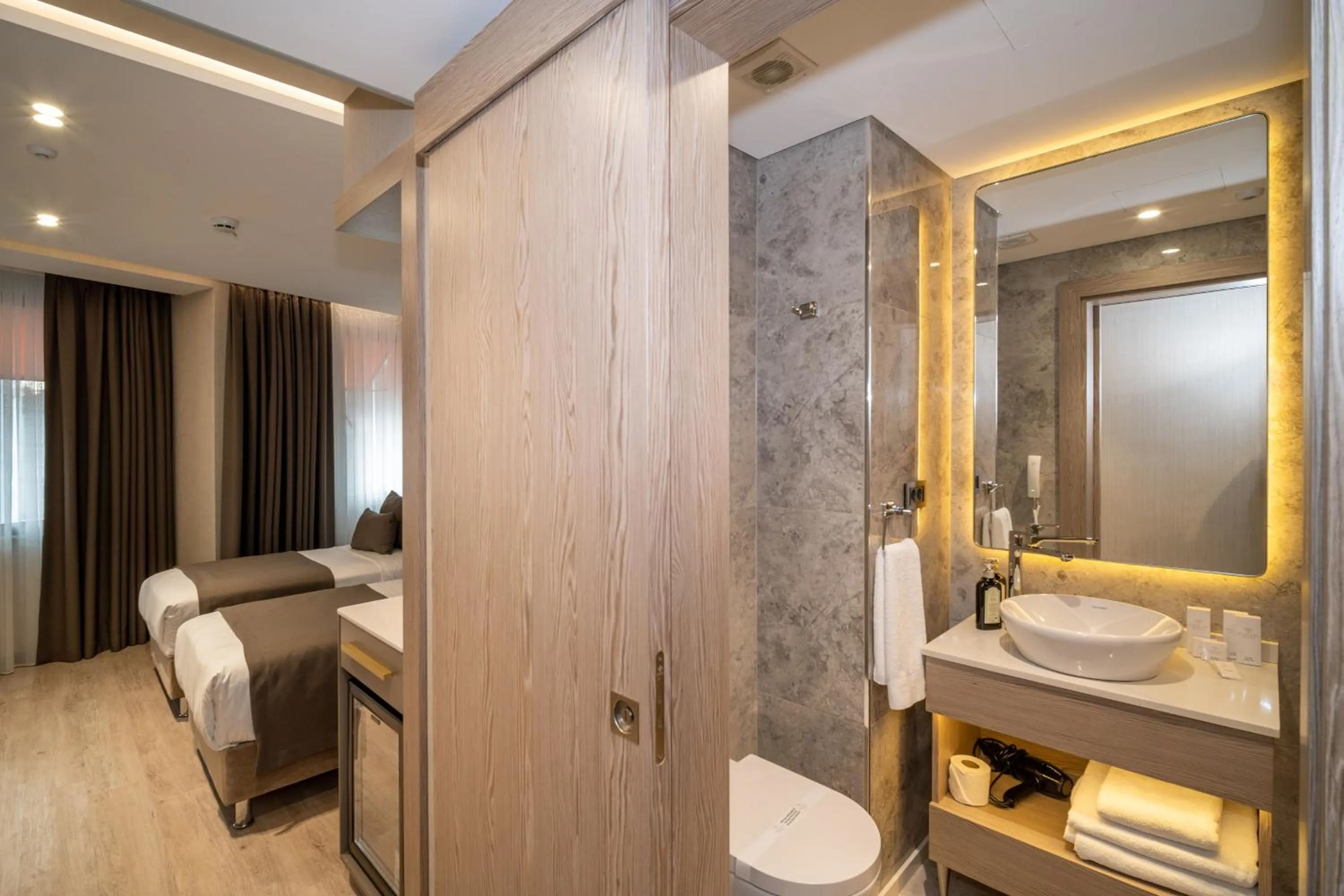 Bed in Rayelin Hotel Old Town