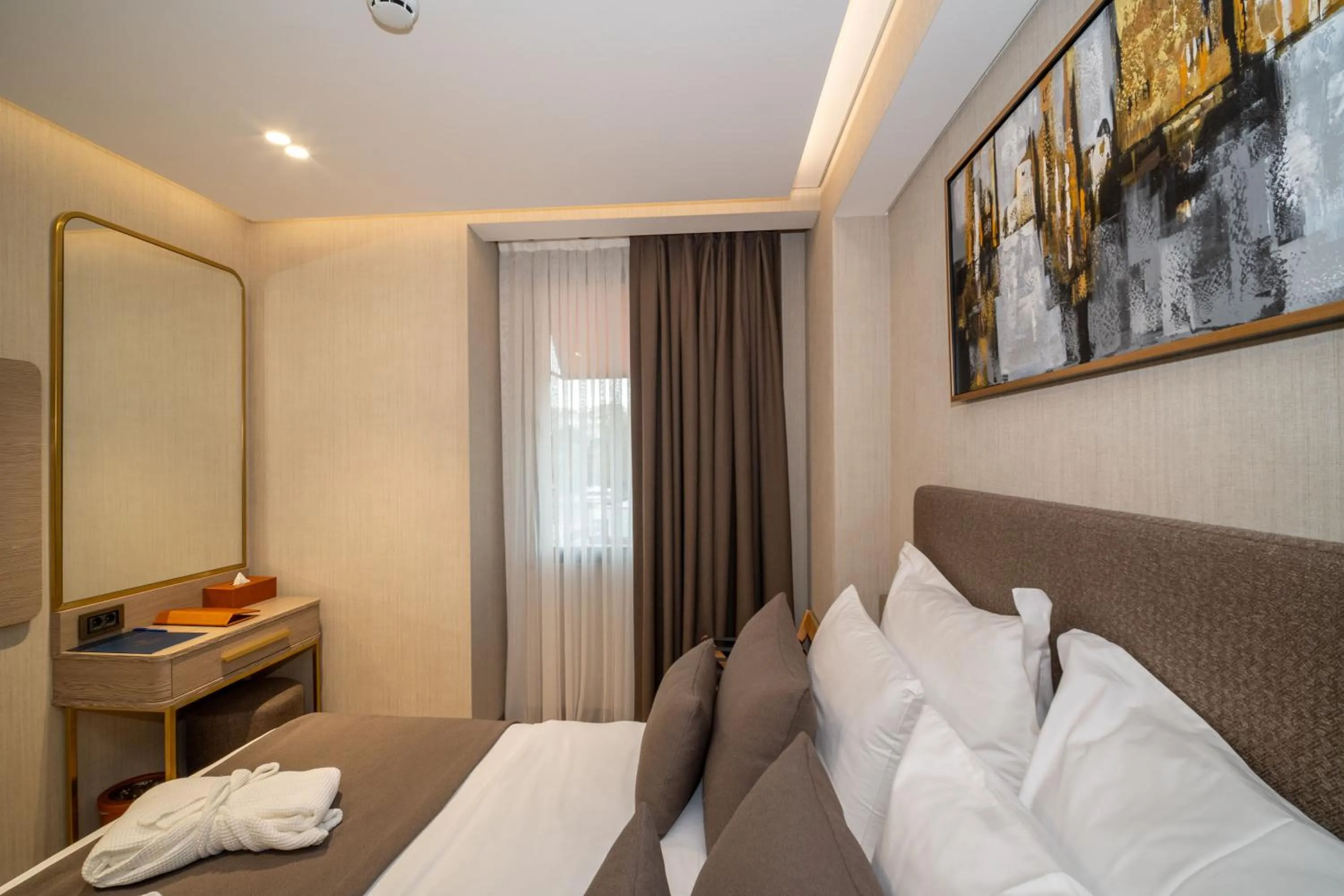 Bed in Rayelin Hotel Old Town