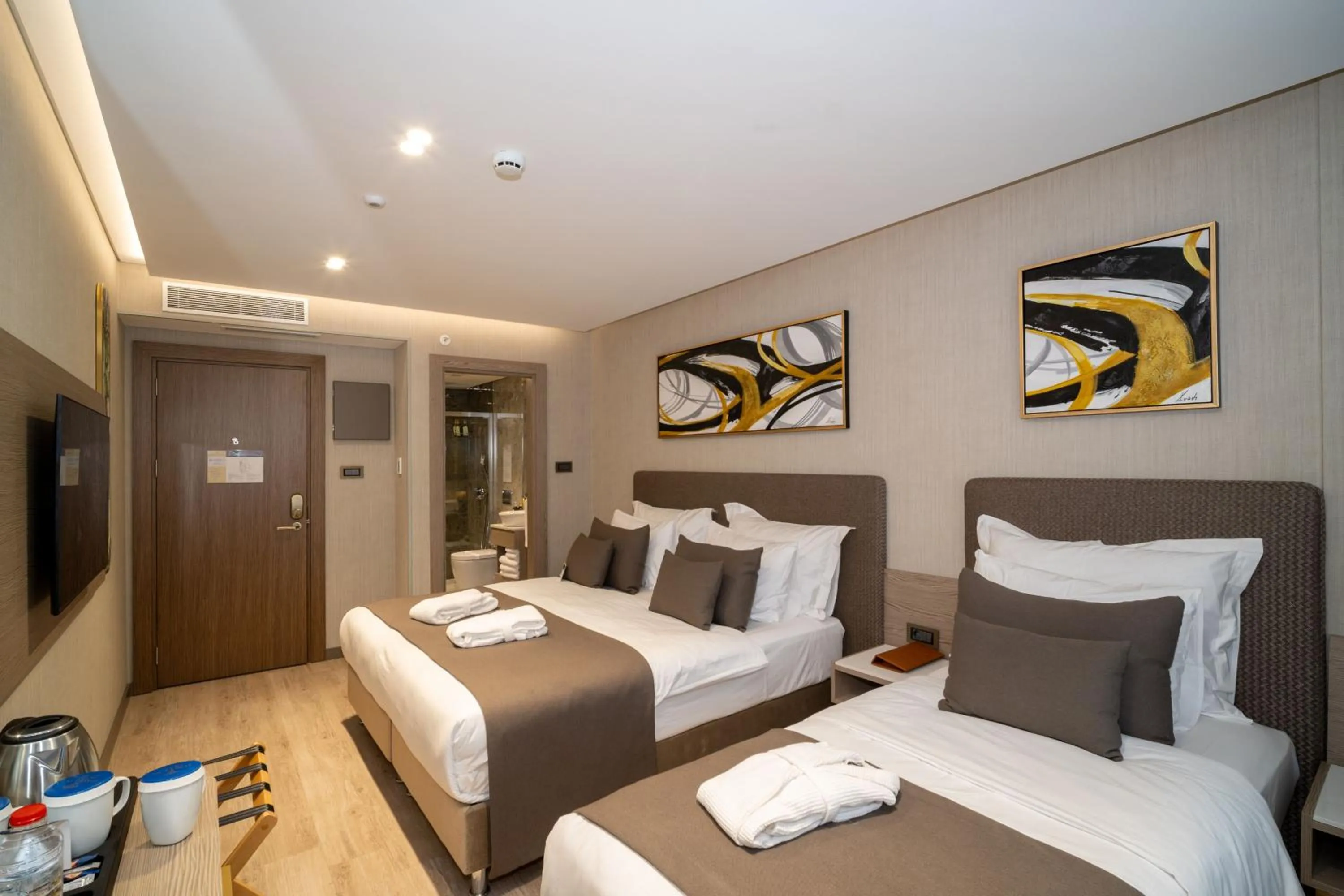 Bed in Rayelin Hotel Old Town