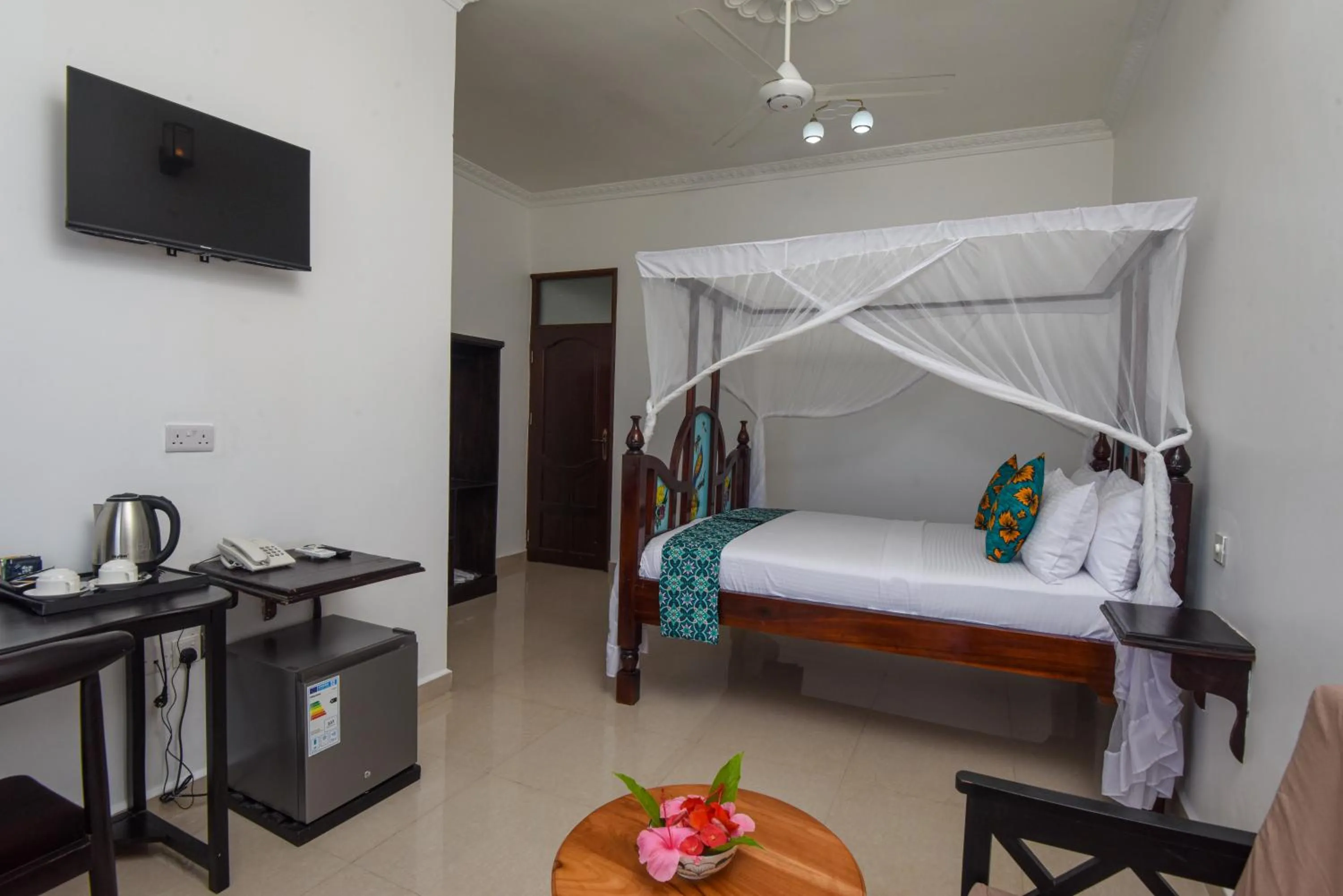 TV and multimedia, Bed in Zanzibar View Hotel