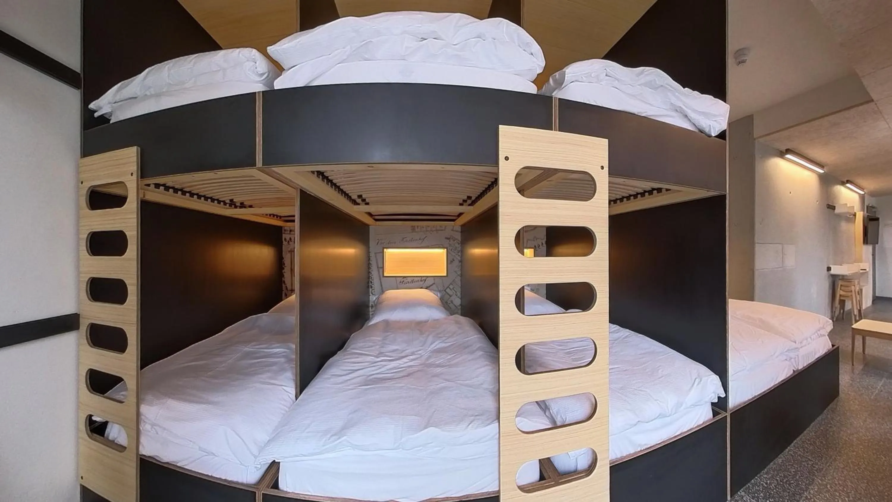 bunk bed, Bed in Das Kittchen