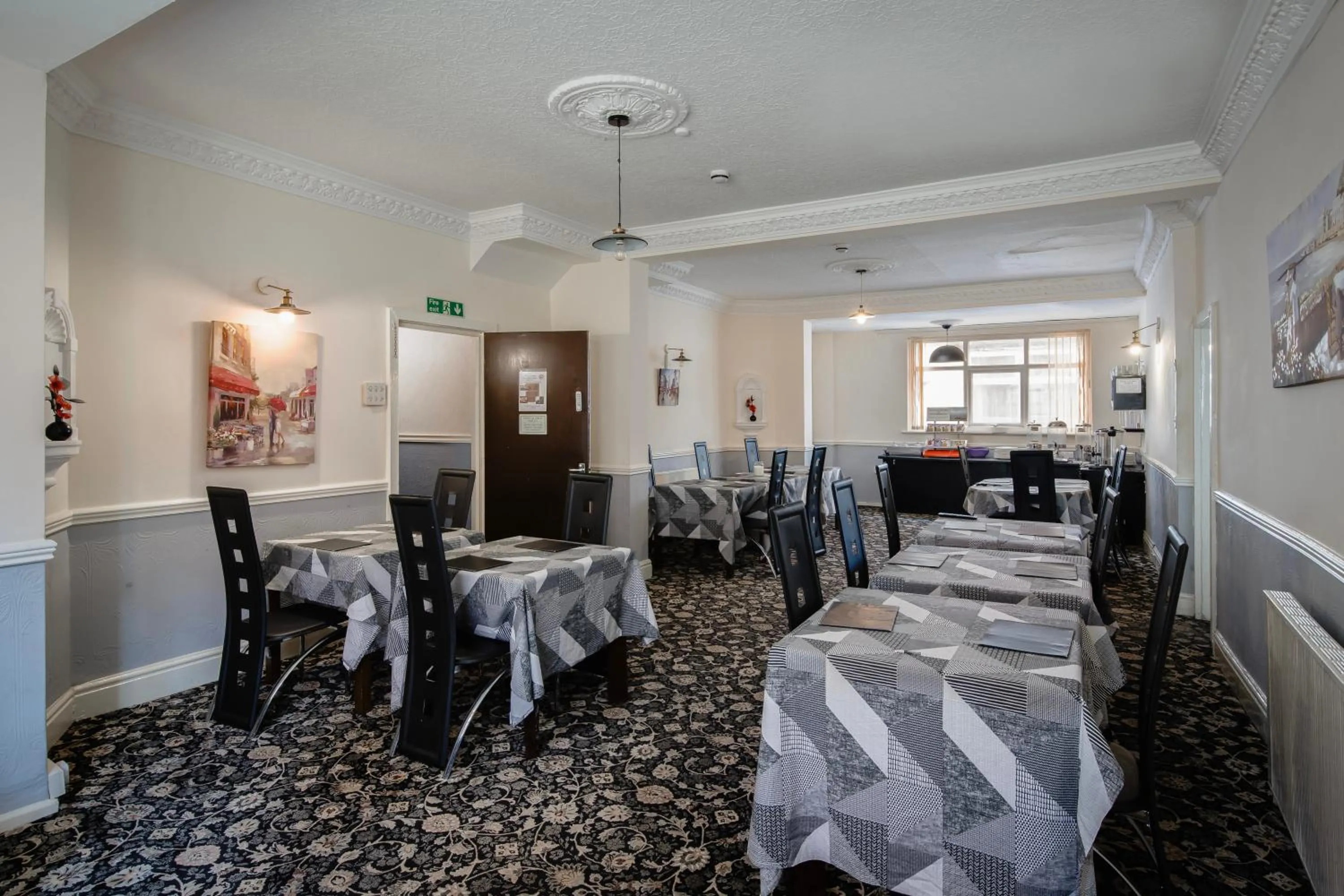 Dining area in Lanayr Hotel