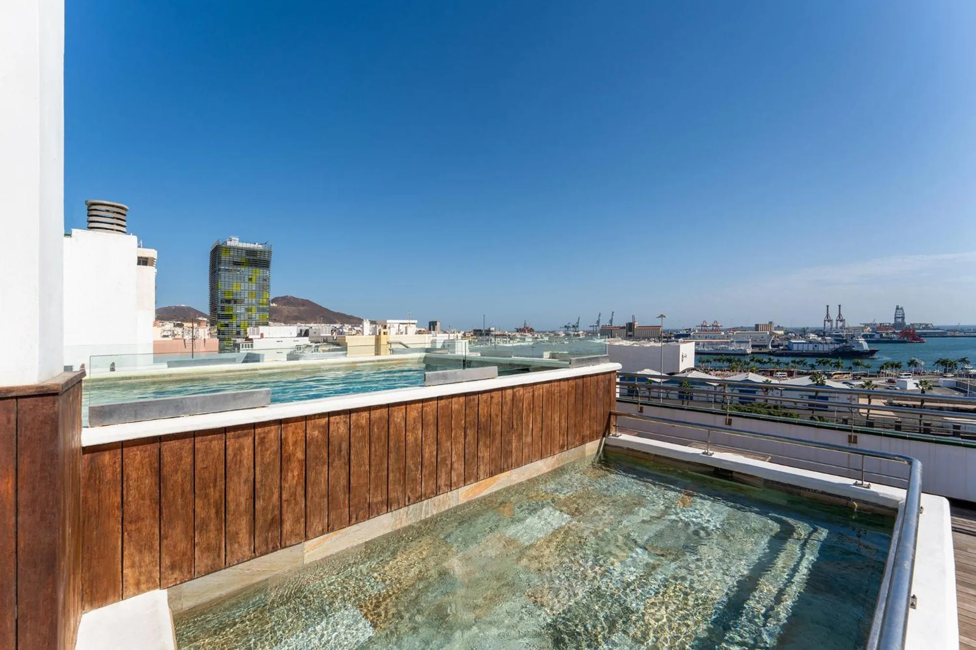 Swimming pool in Exe Las Palmas