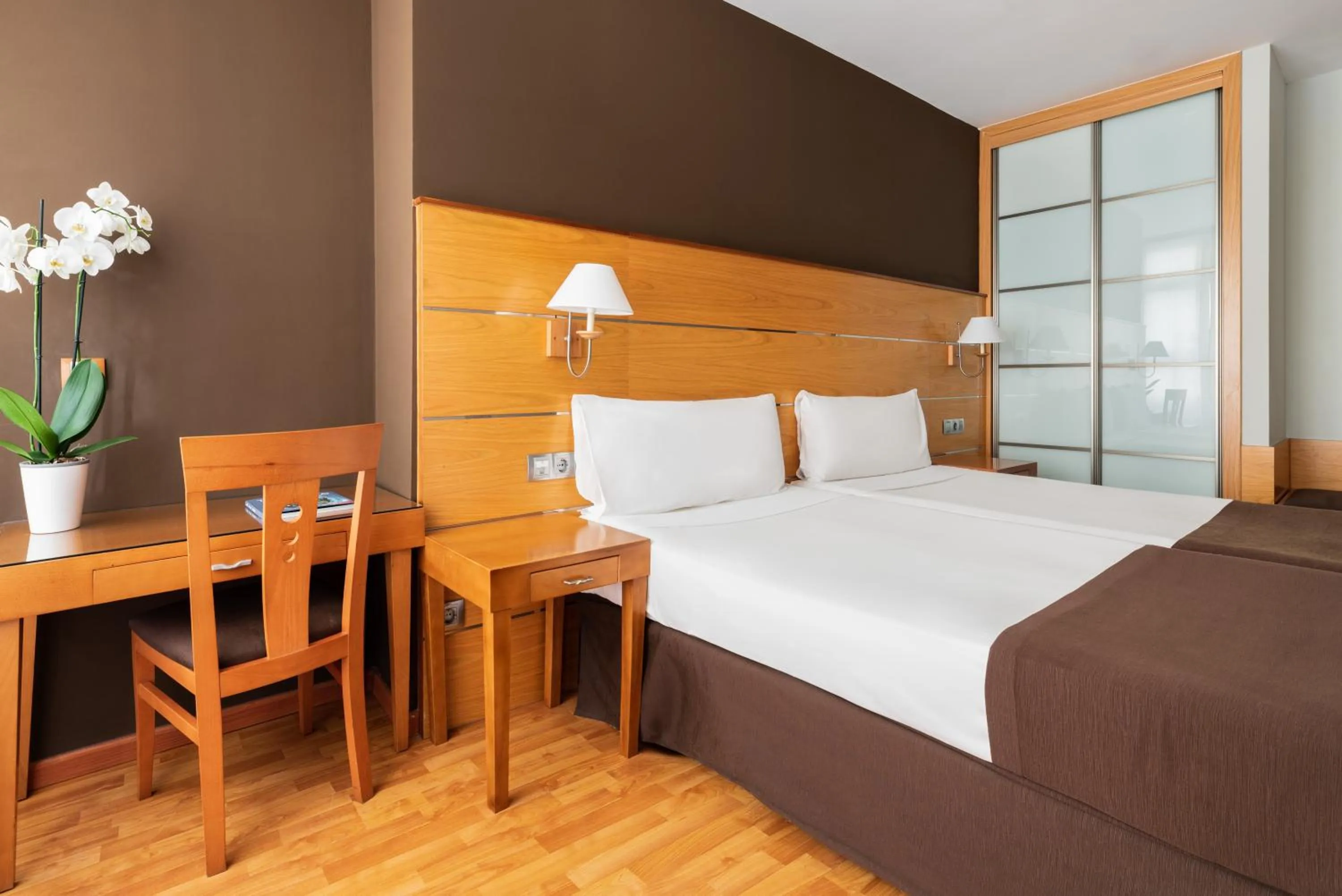 Photo of the whole room, Bed in Exe Las Palmas