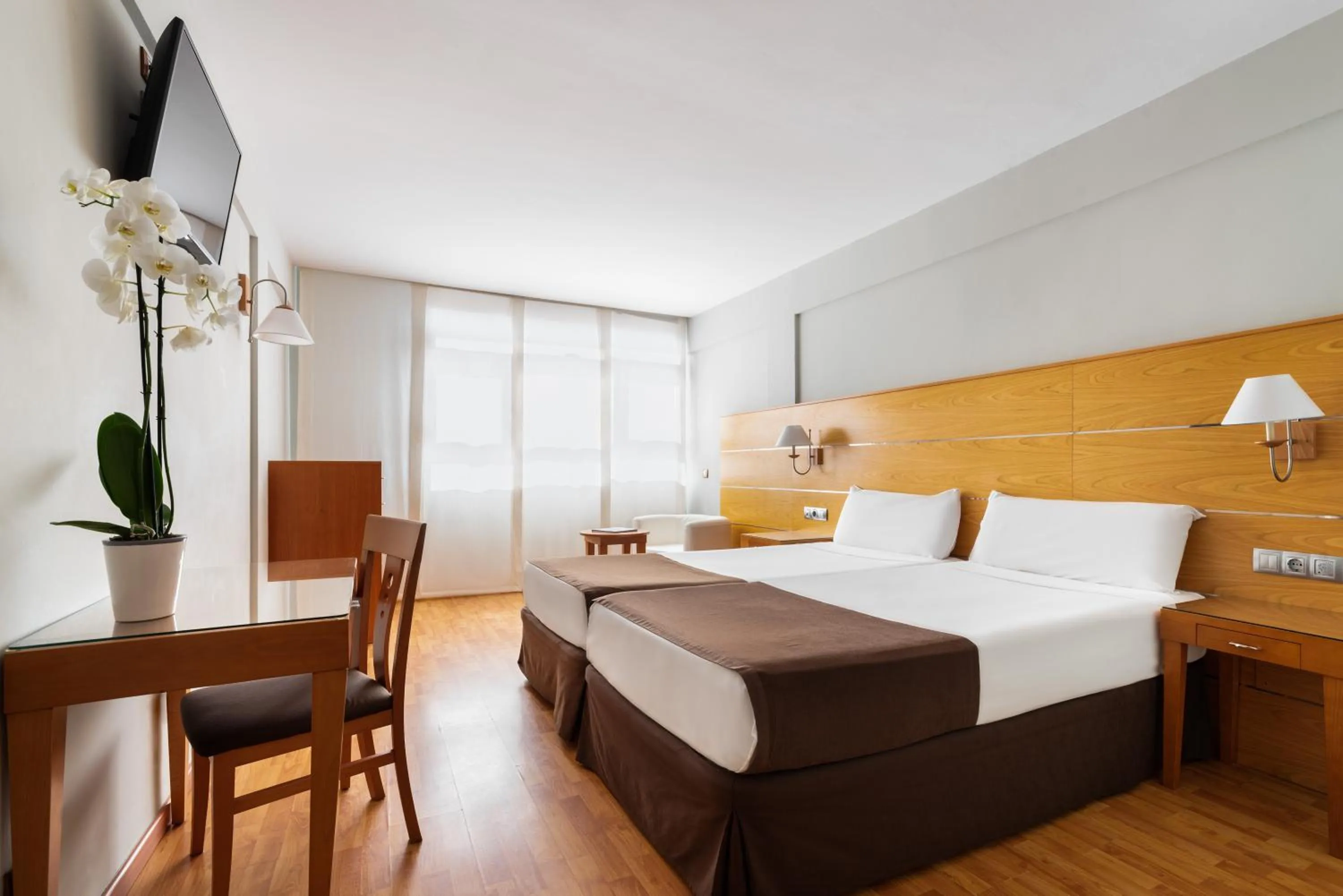 Photo of the whole room, Bed in Exe Las Palmas