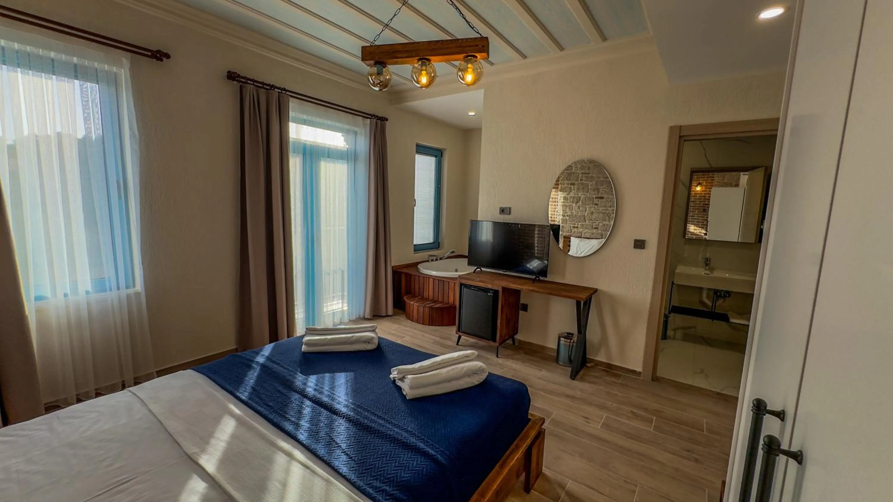 Bed in Cunda Nisa Otel