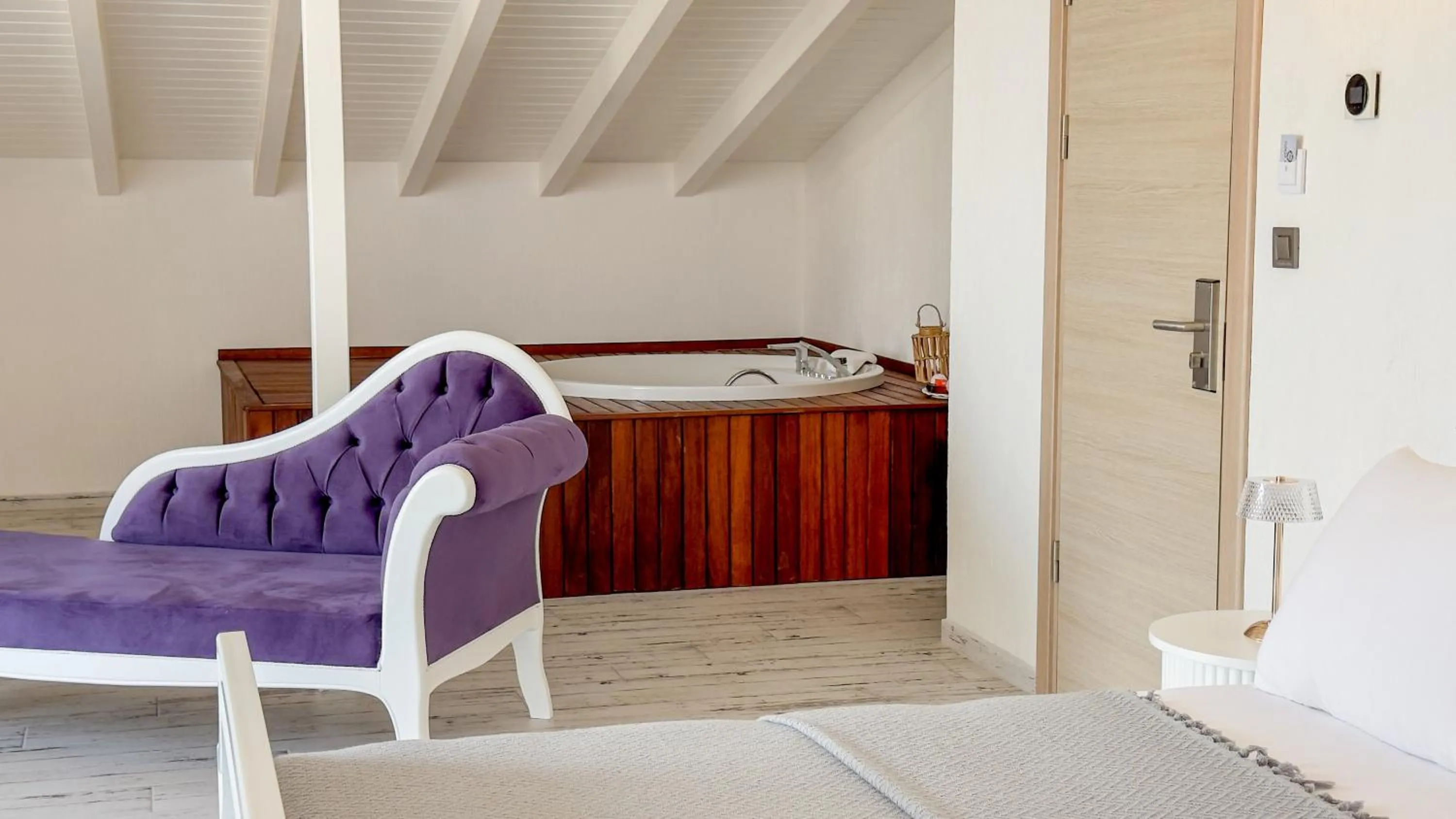 Bed in Cunda Nisa Otel