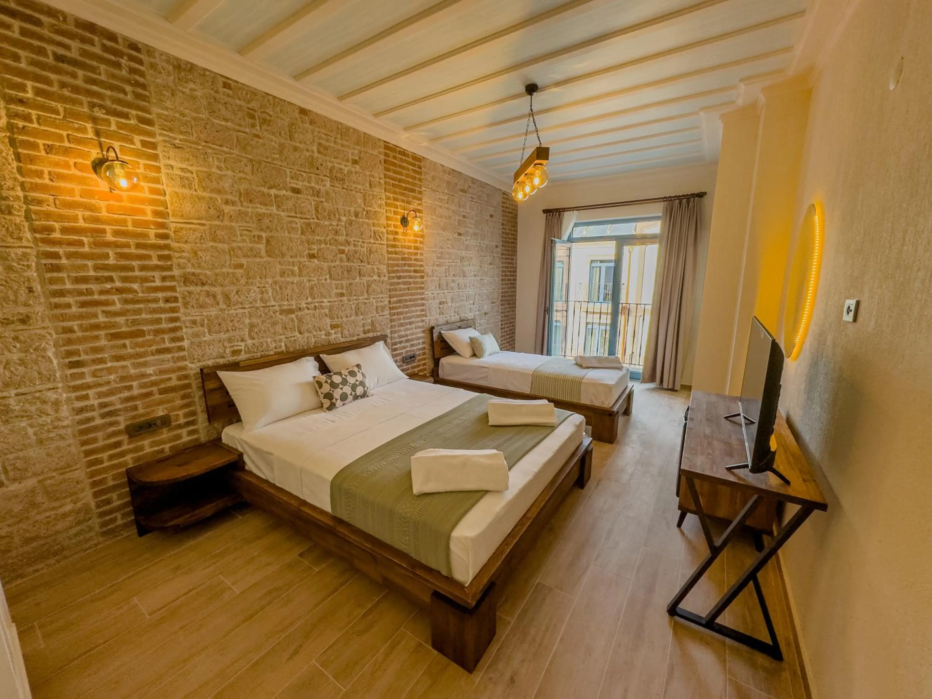 Photo of the whole room, Bed in Cunda Nisa Otel