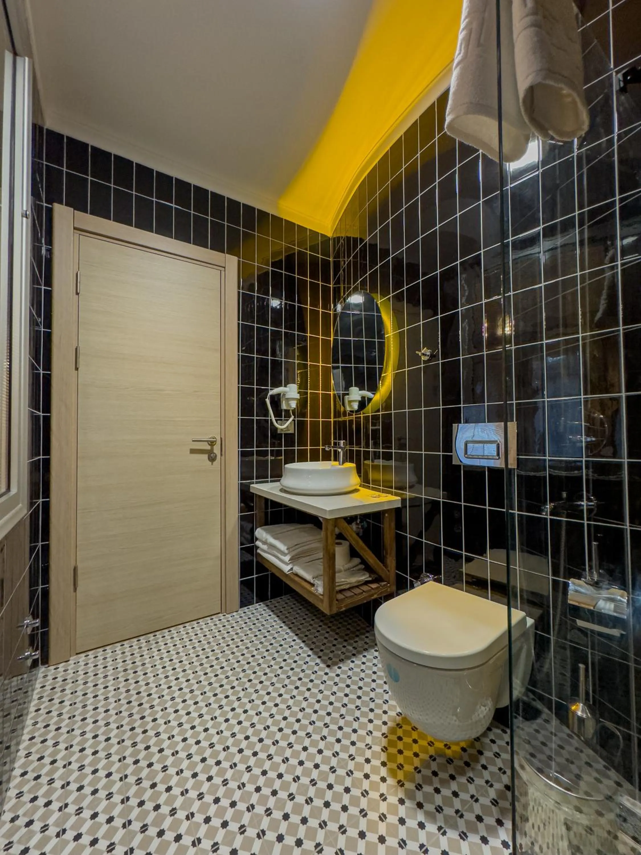 Shower in Cunda Nisa Otel