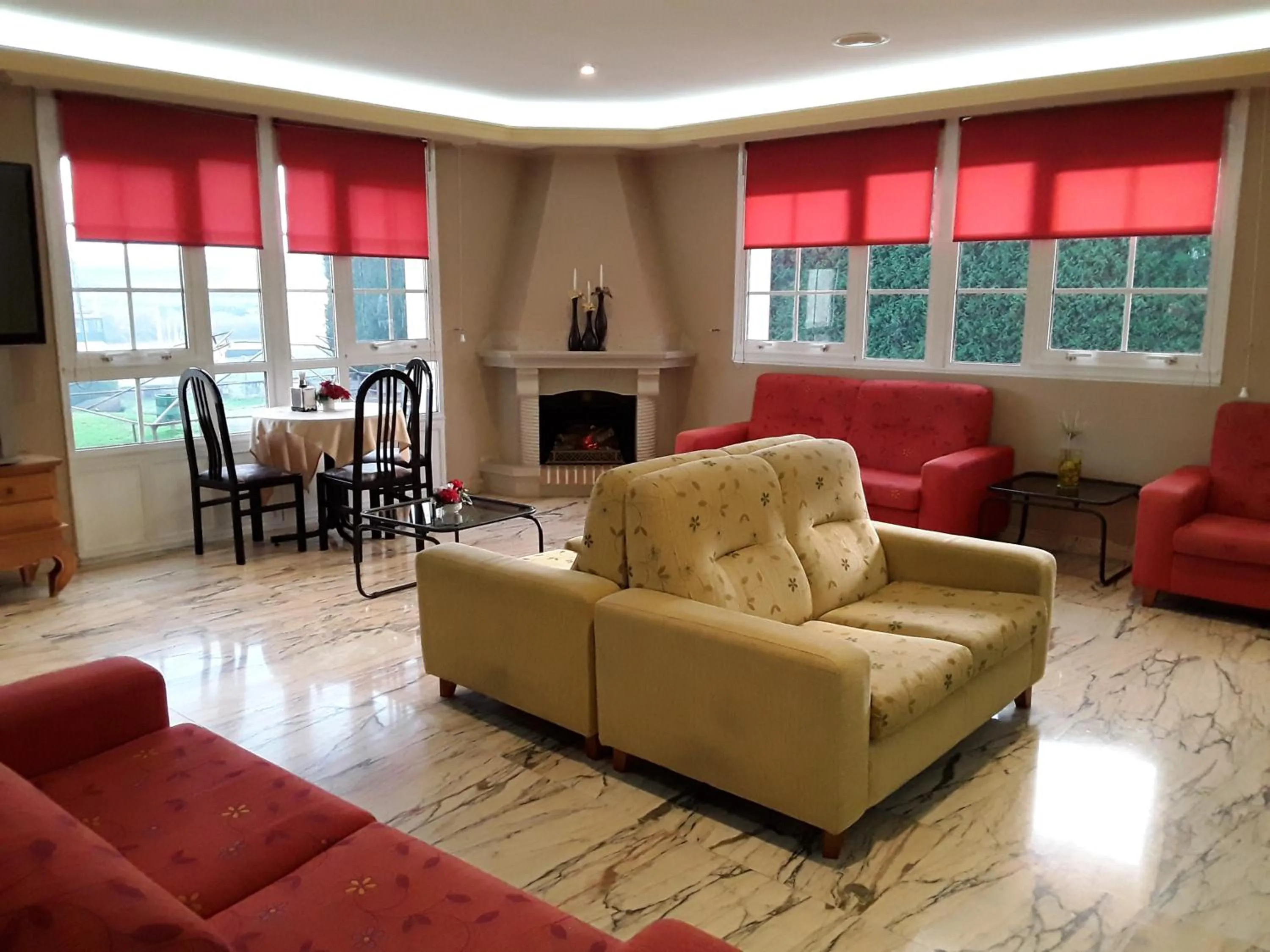 TV and multimedia in Hotel Castro