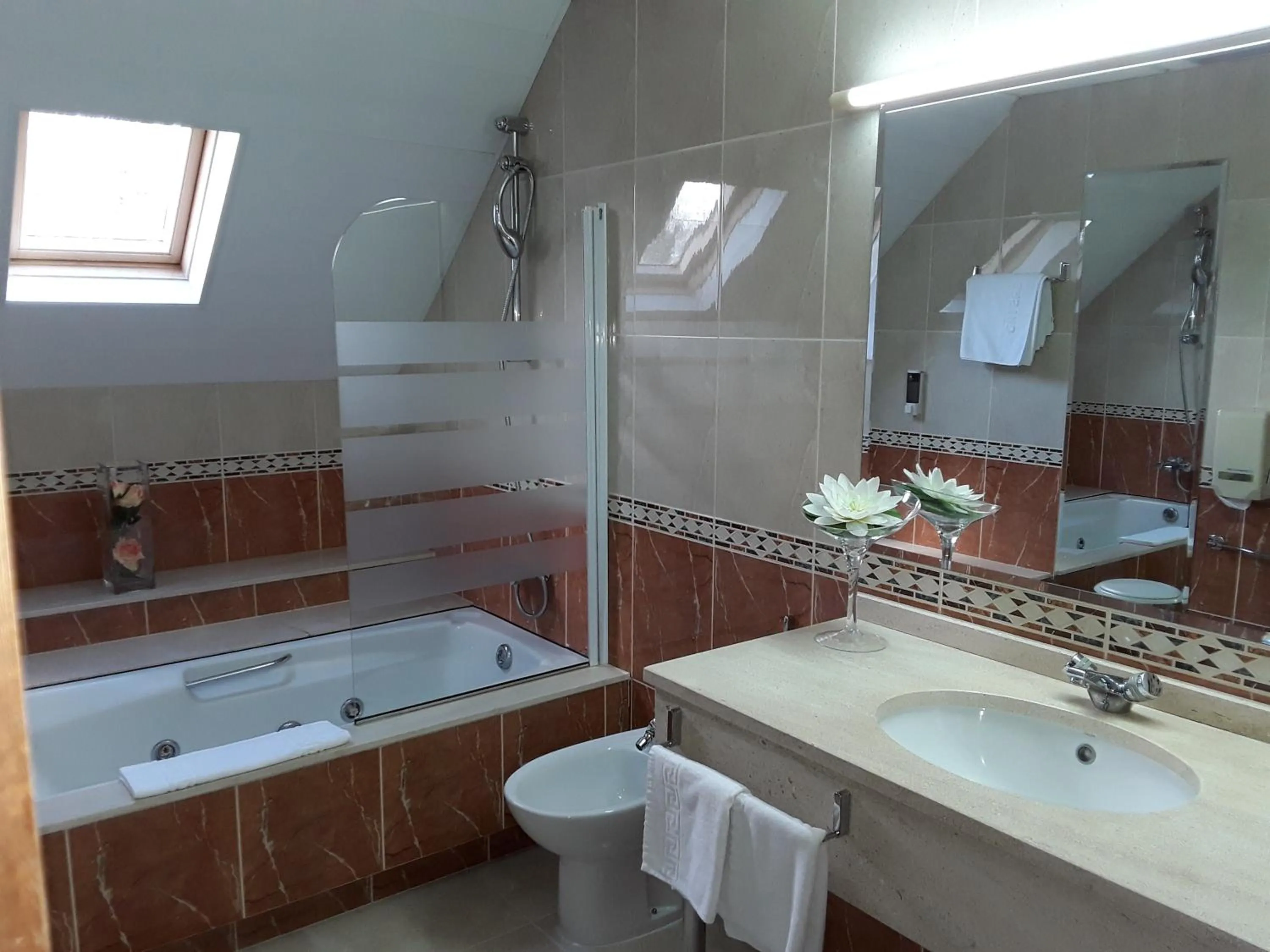 Hot Tub in Hotel Castro