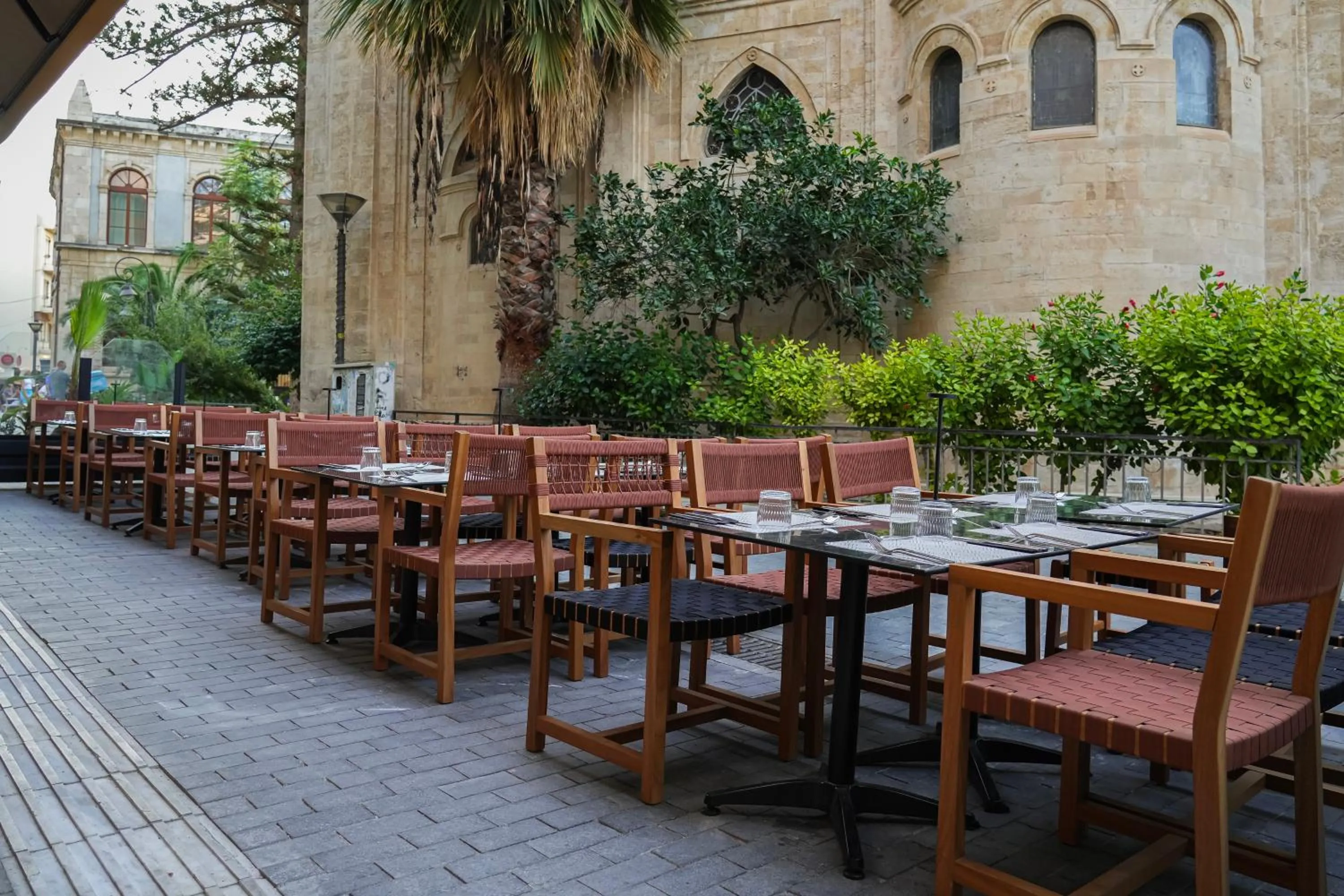 Restaurant/places to eat in Centro Vero Suites by Omilos Hotels