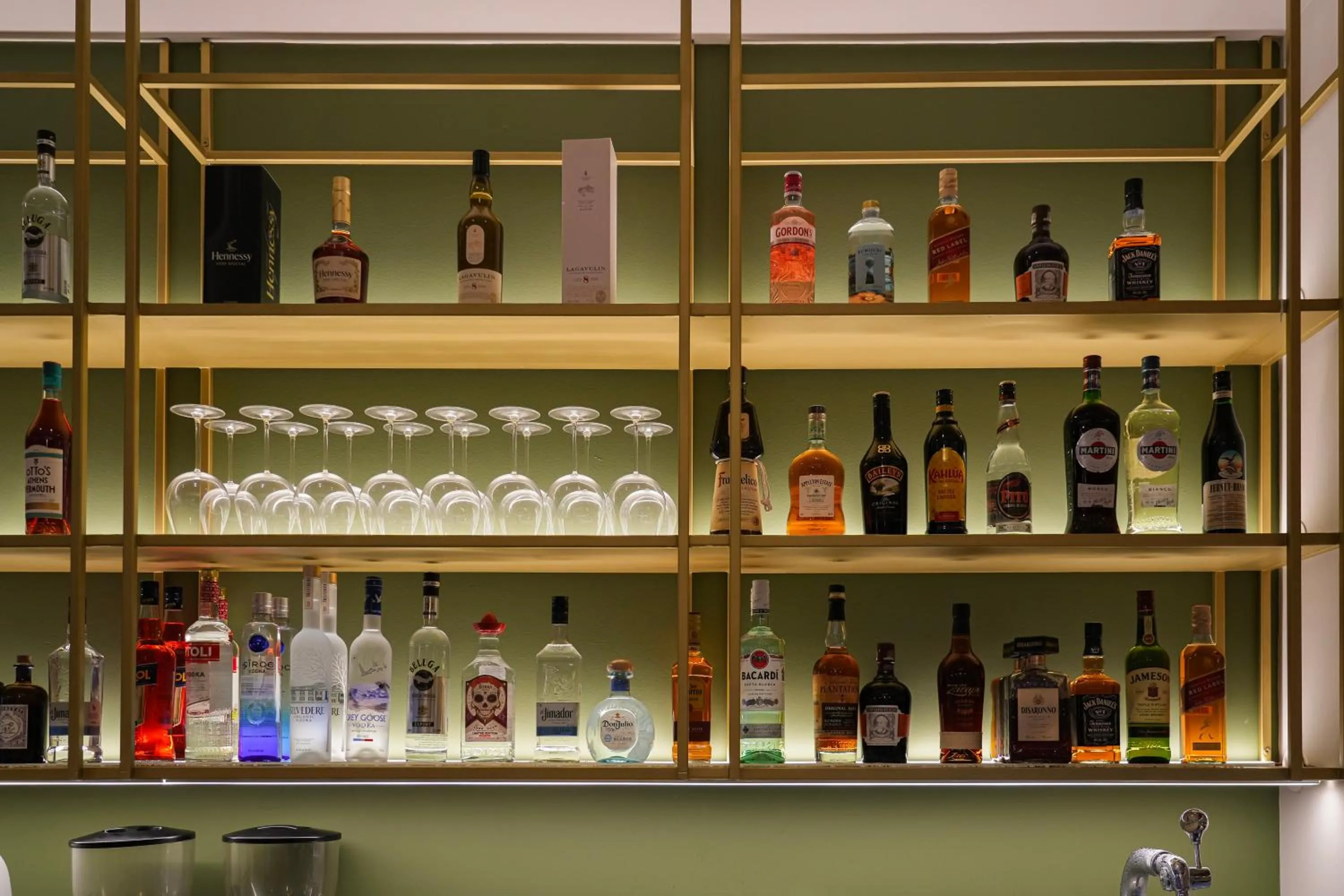 Restaurant/places to eat in Centro Vero Suites by Omilos Hotels