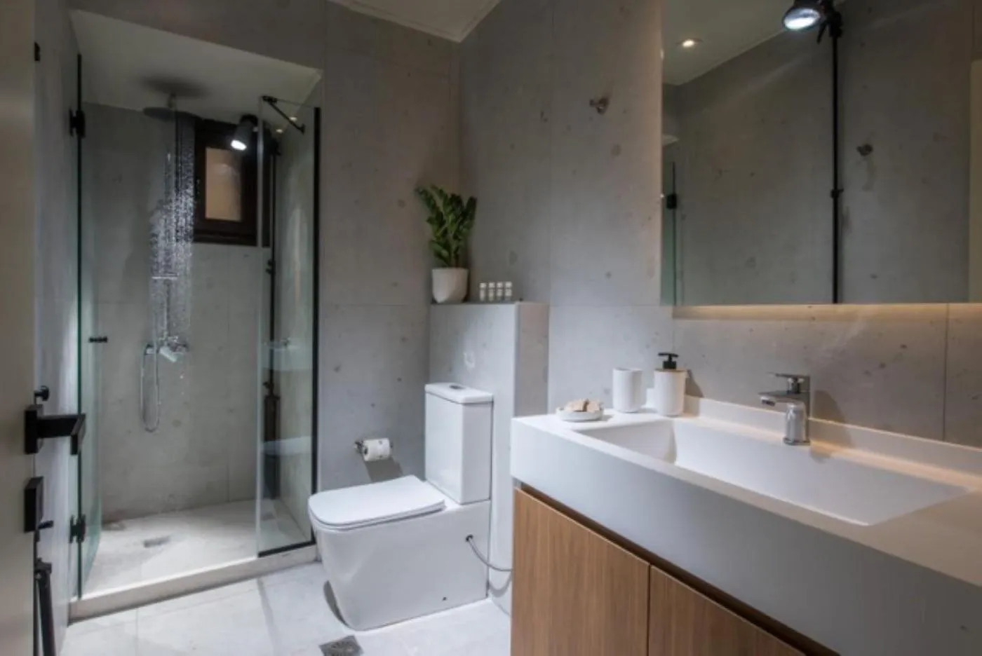 Shower in Centro Vero Suites by Omilos Hotels