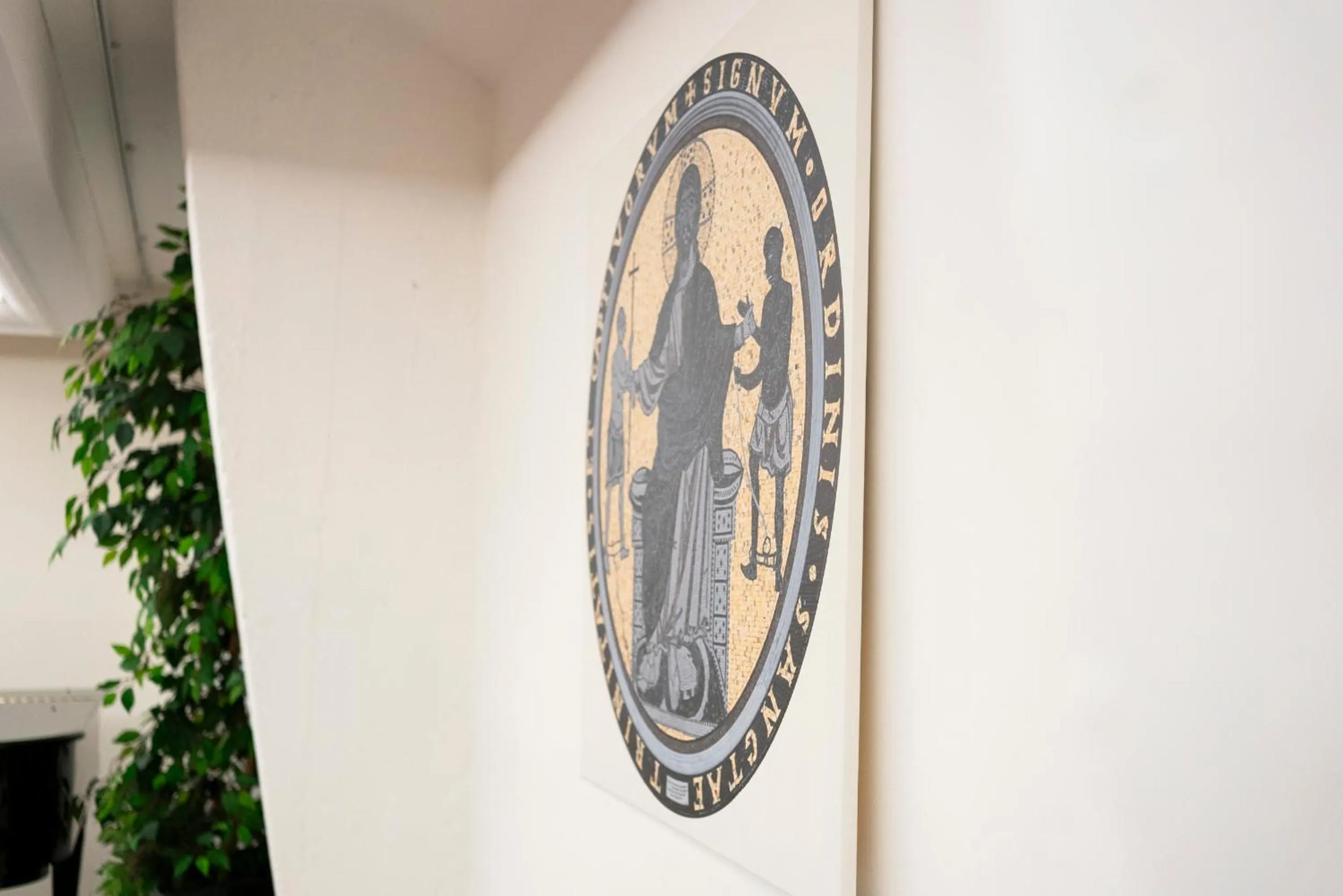 Decorative detail in Casa per Ferie Santa Maria alle Fornaci