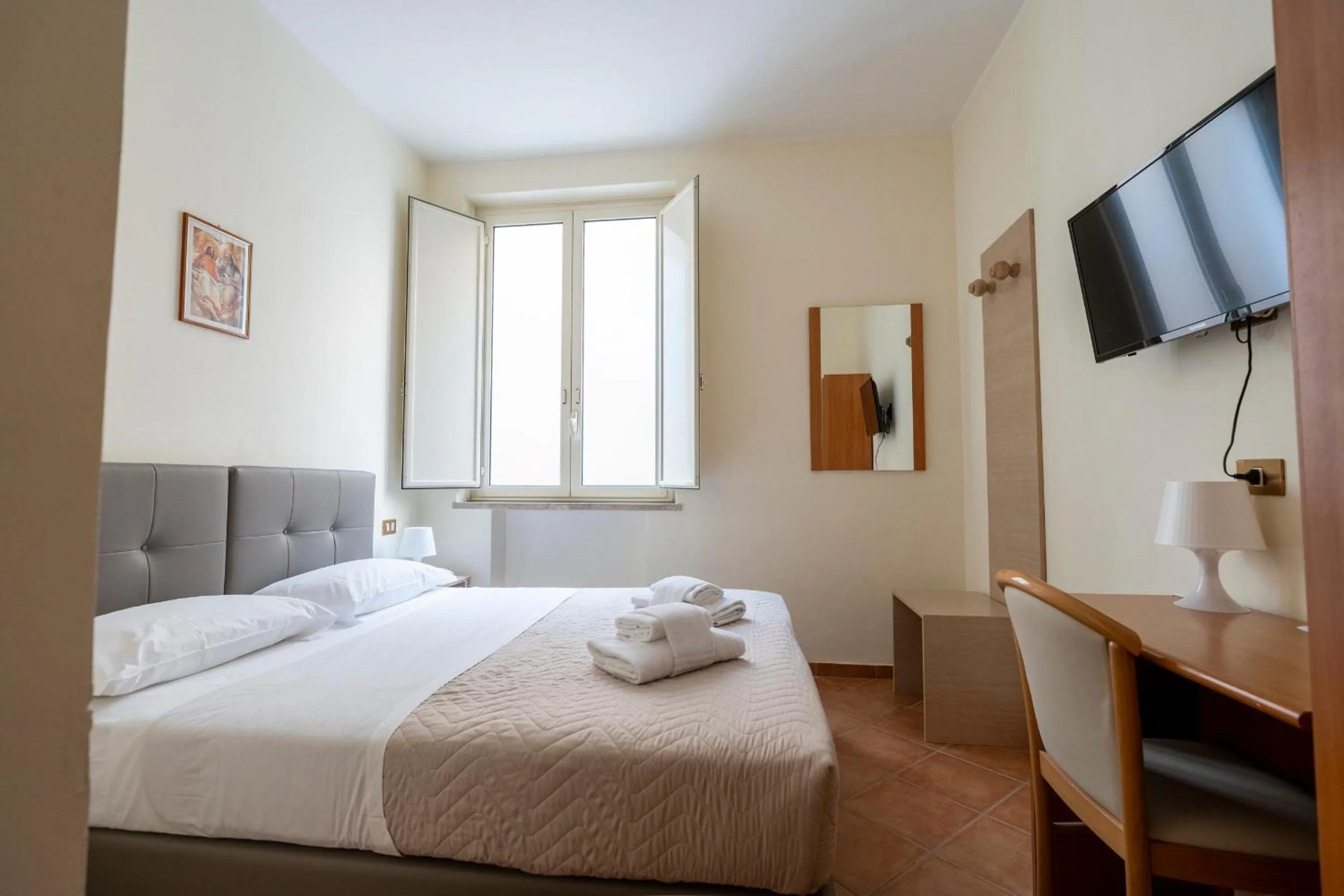 Photo of the whole room, Bed in Casa per Ferie Santa Maria alle Fornaci