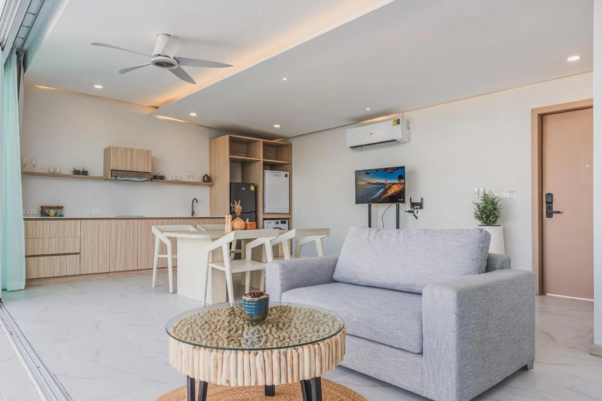 Photo of the whole room in Replay Pool Villa