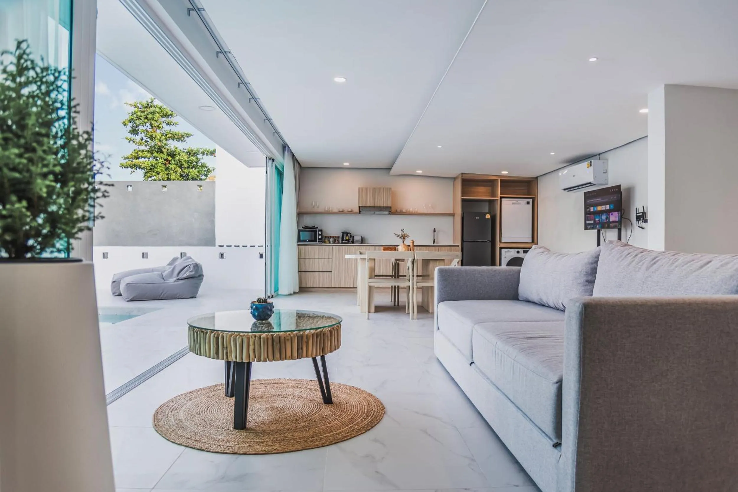 Photo of the whole room in Replay Pool Villa