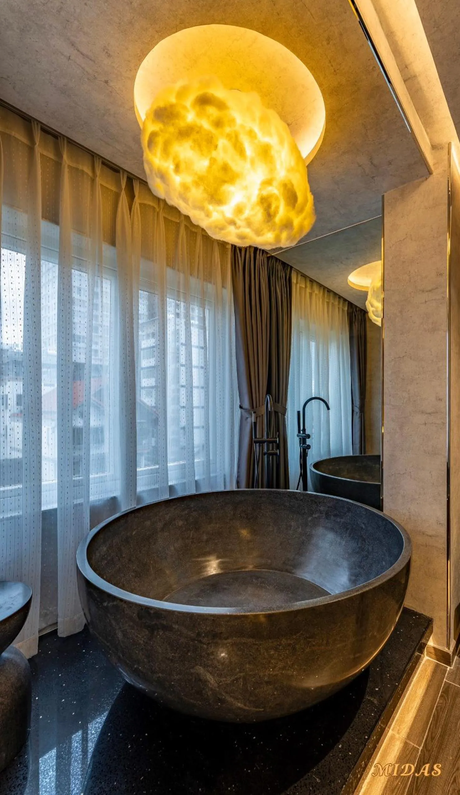 Bath in Midas Hotel 2